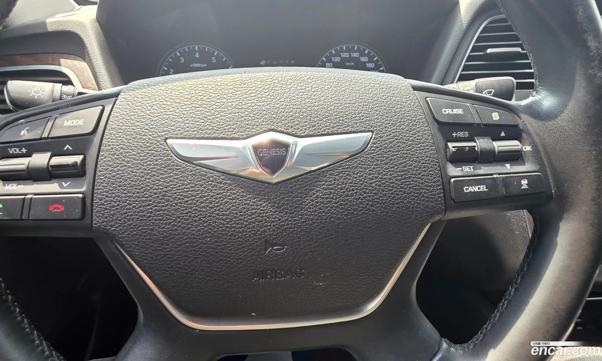 Hyundai Genesis DH 2014 — 18