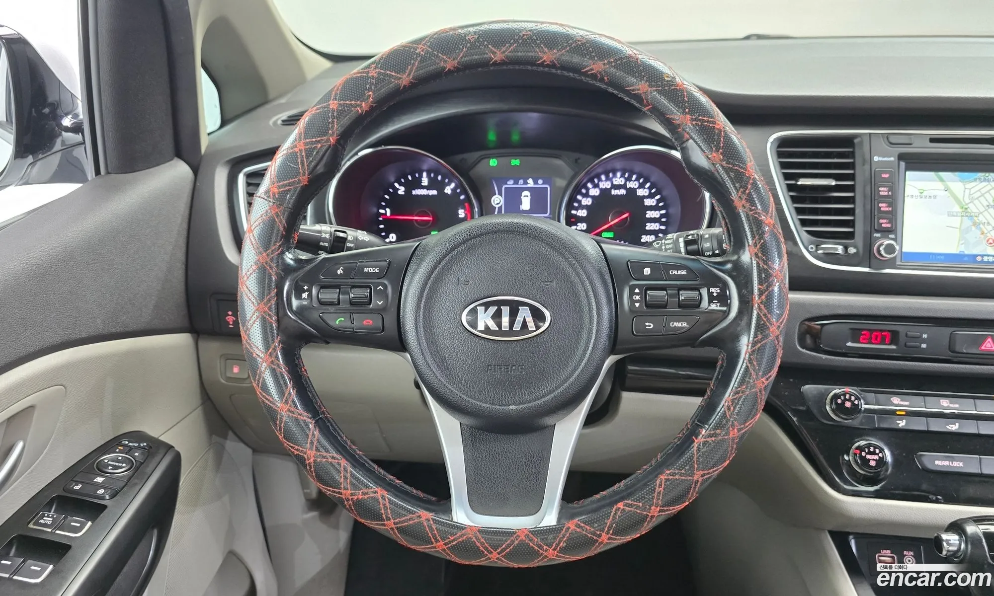 Kia Carnival 2016 KNAMB81ABGS238197 — 12