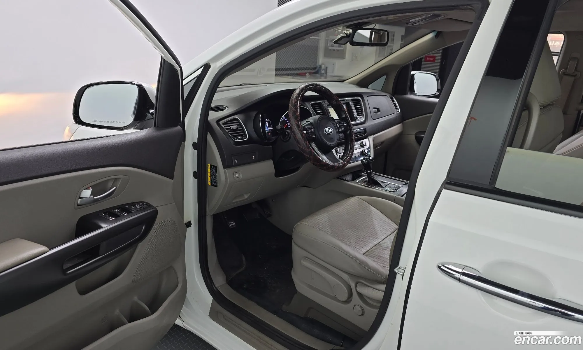 Kia Carnival 2016 KNAMB81ABGS238197 — 13