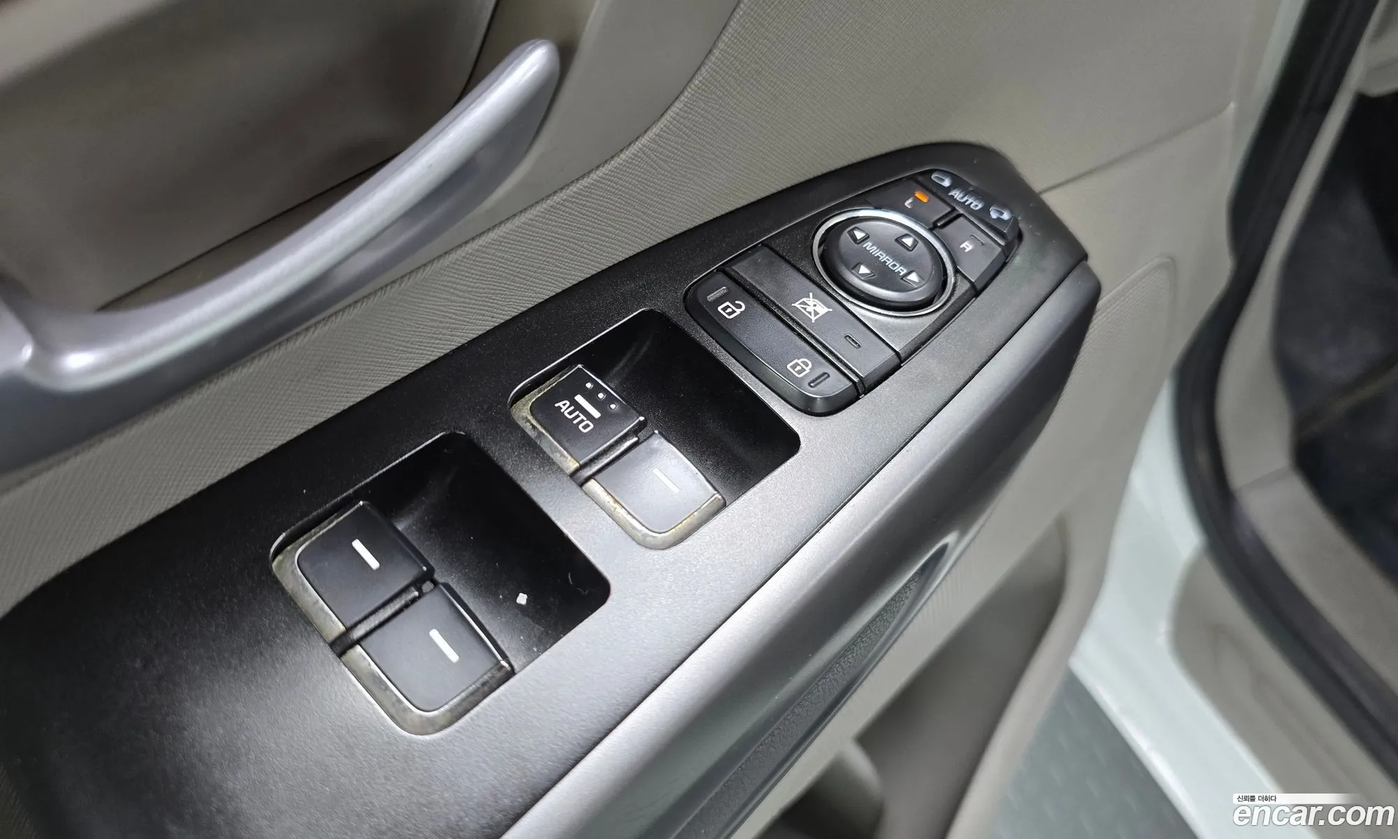 Kia Carnival 2016 KNAMB81ABGS238197 — 3