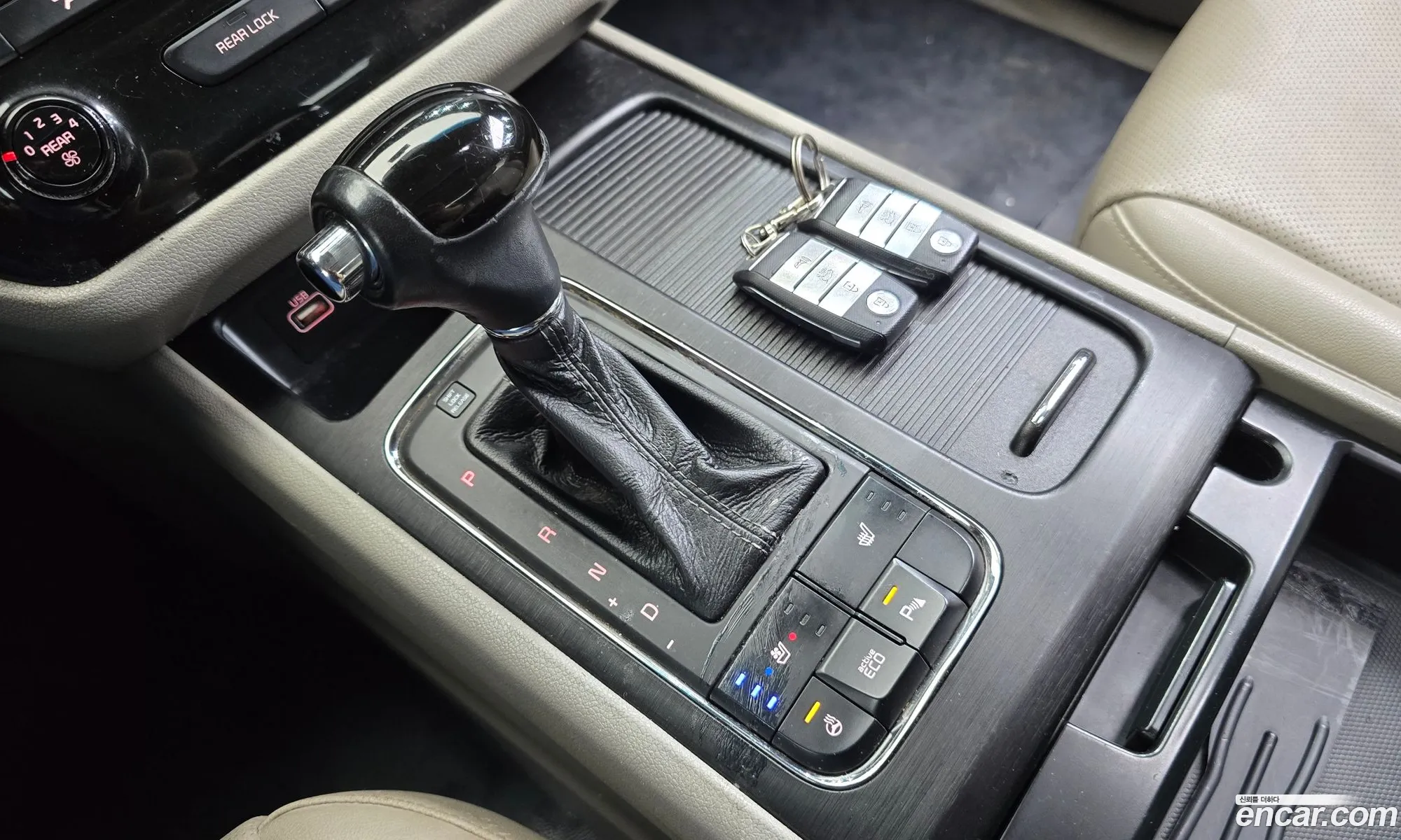 Kia Carnival 2016 KNAMB81ABGS238197 — 6