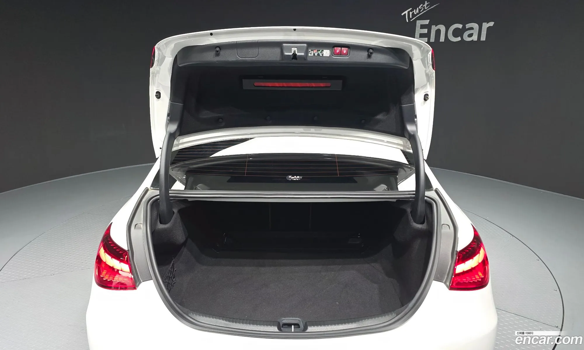 Mercedes-Benz C-Class W206 2024 — 8