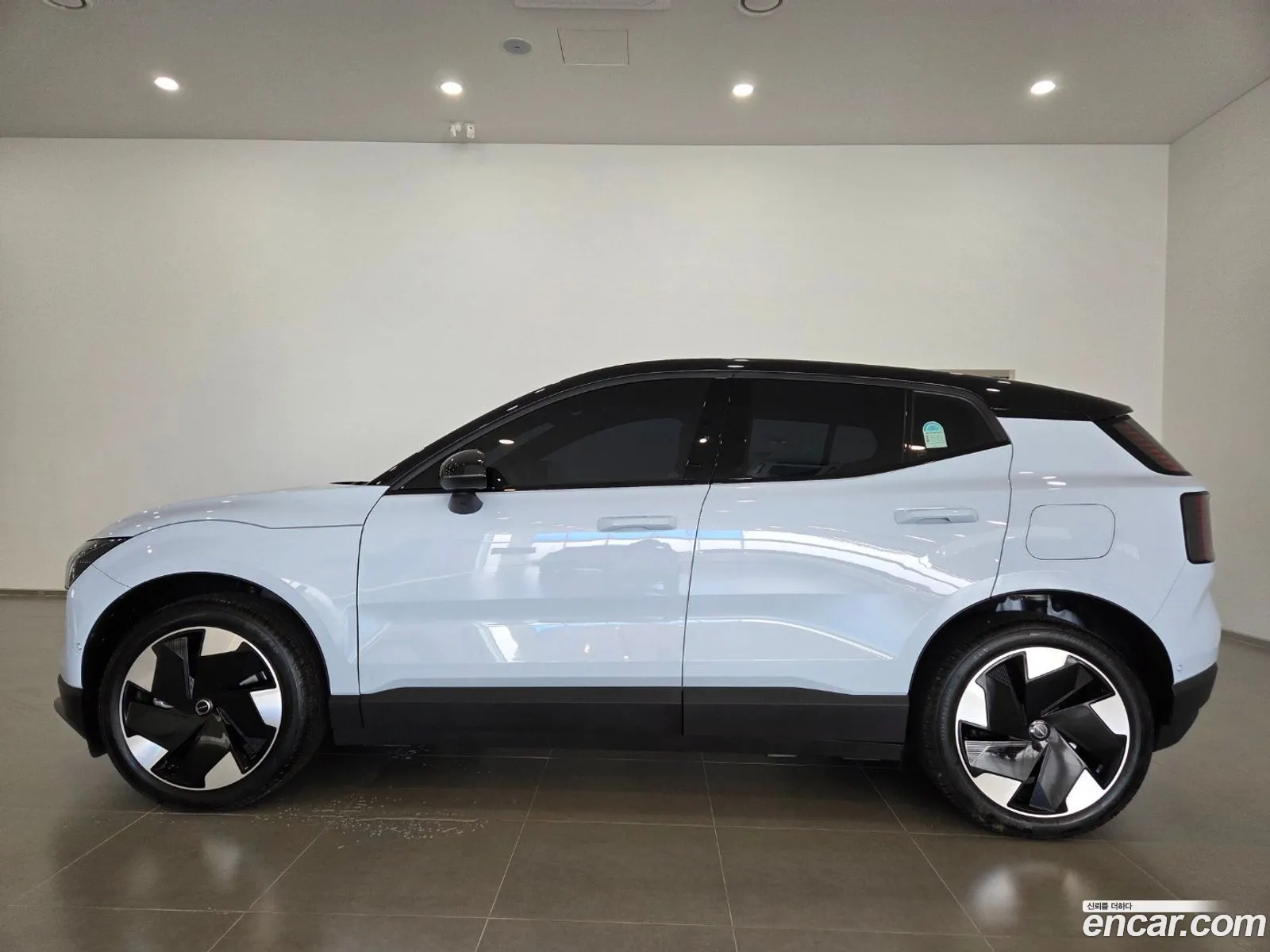 Volvo EX30 2025 — 18