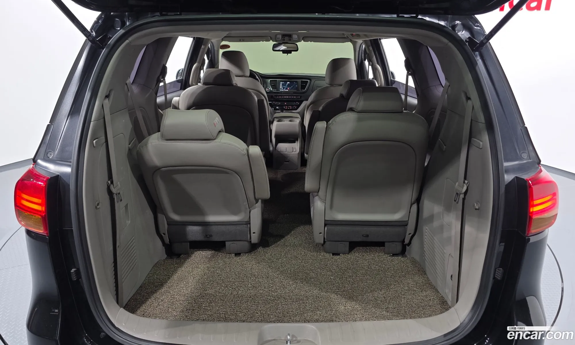 Kia Carnival 2017 — 14