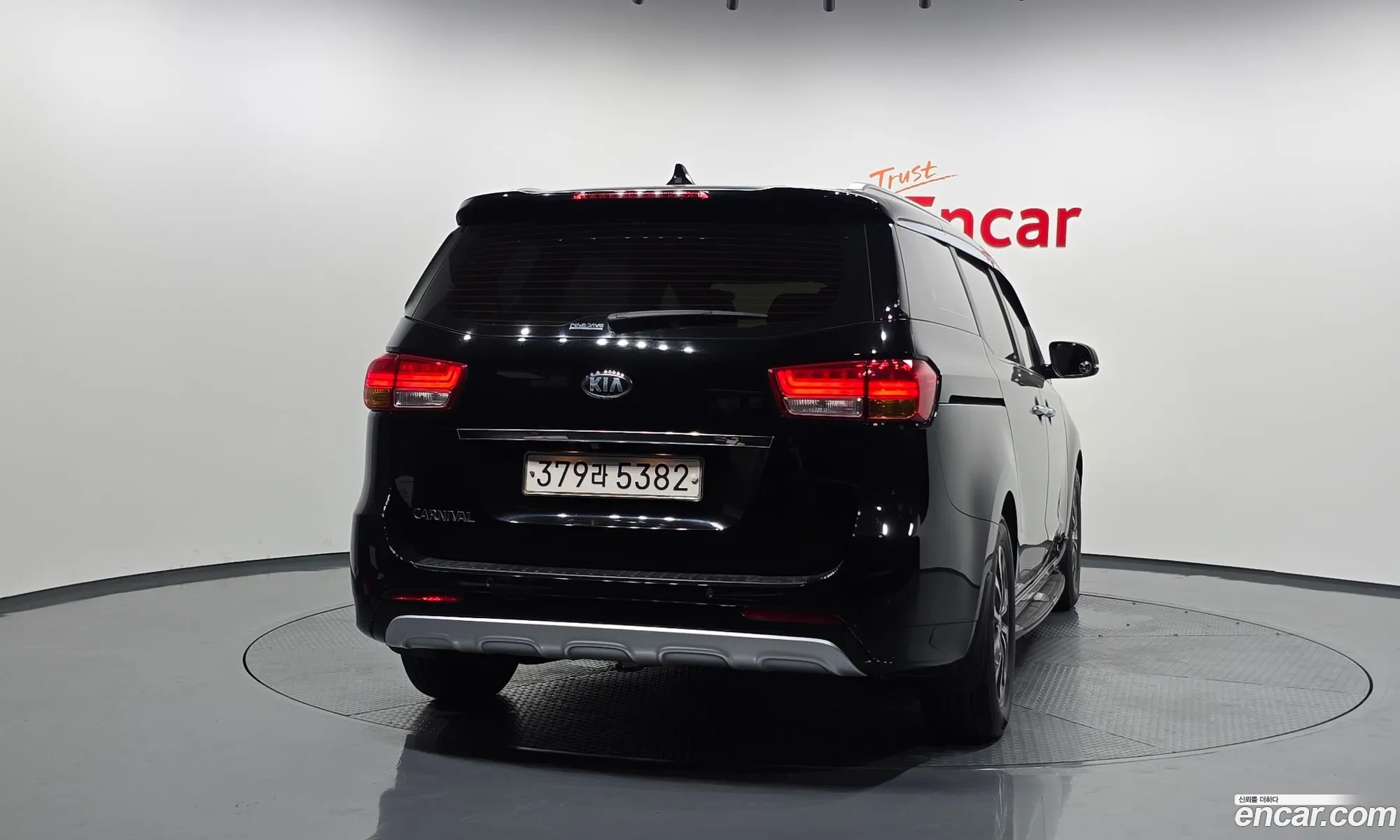 Kia Carnival 2017 — 5