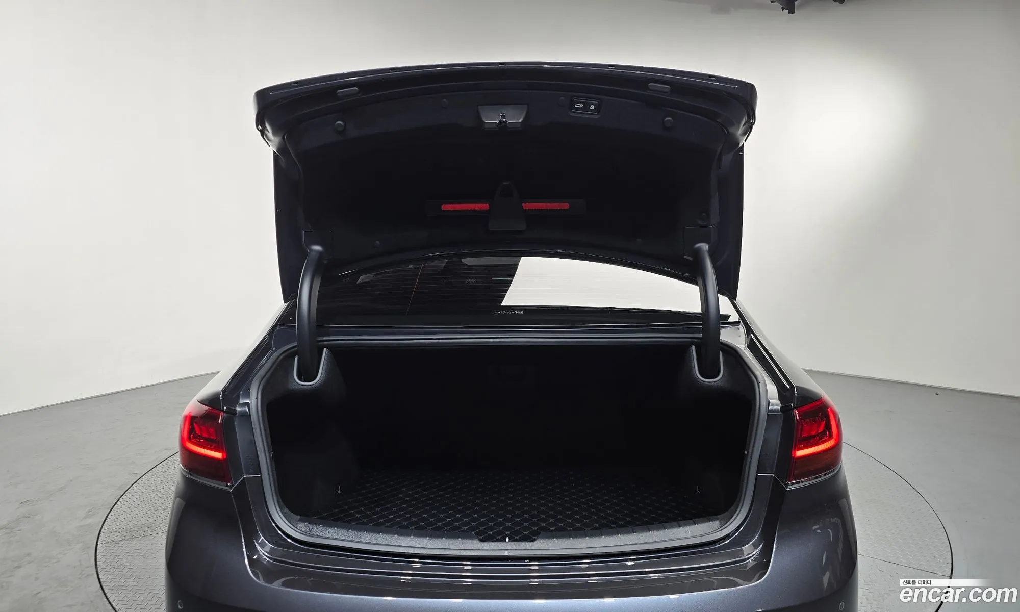 Kia K7 Premier 2019 — 28