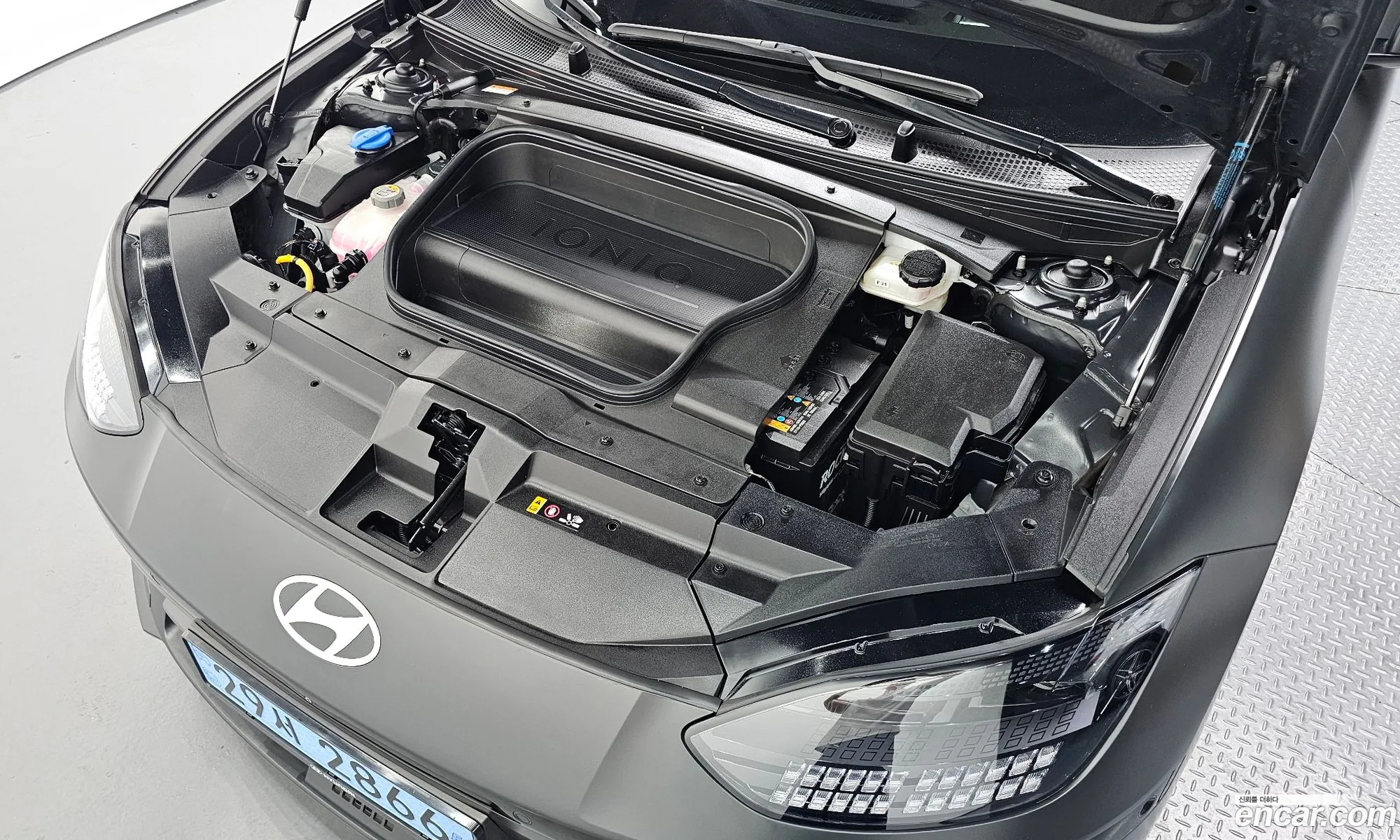Hyundai Ioniq 6 2023 KMHM541CPPA045313 — 27