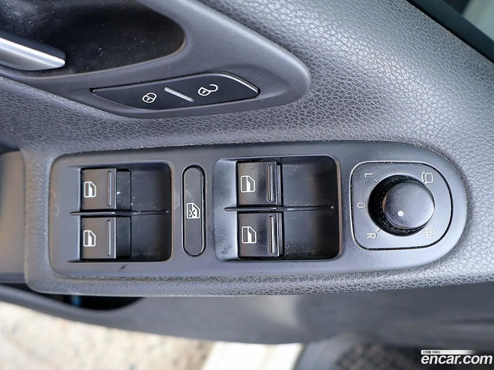 Volkswagen Golf 6th Gen 2012 — 7