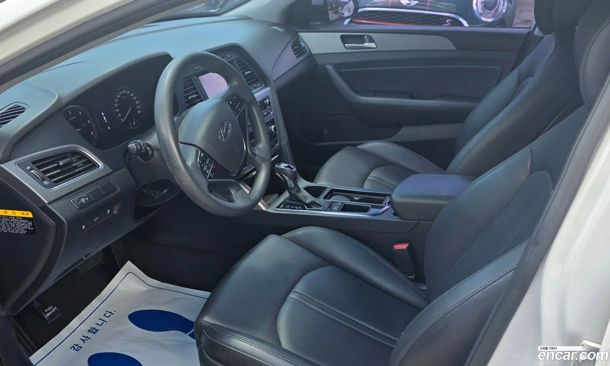 Hyundai LF Sonata 2016 — 11