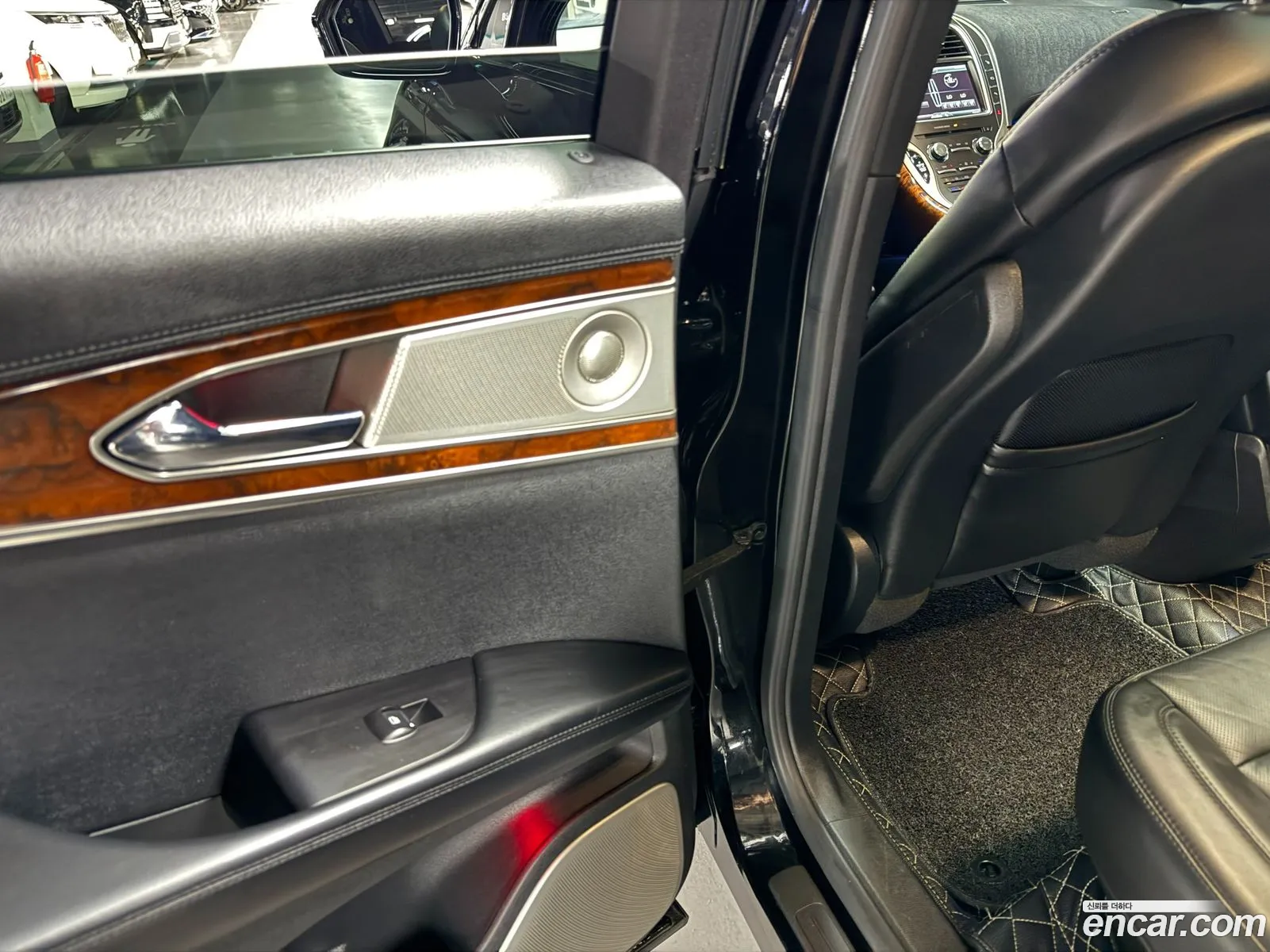 Lincoln MKX 2016 — 13