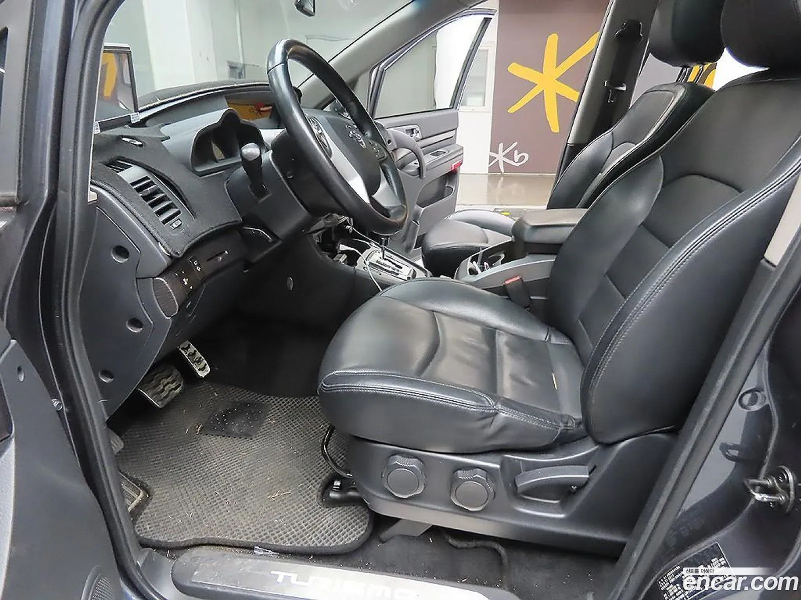 KG Mobility (SsangYong) Korando Turismo 2017 — 10