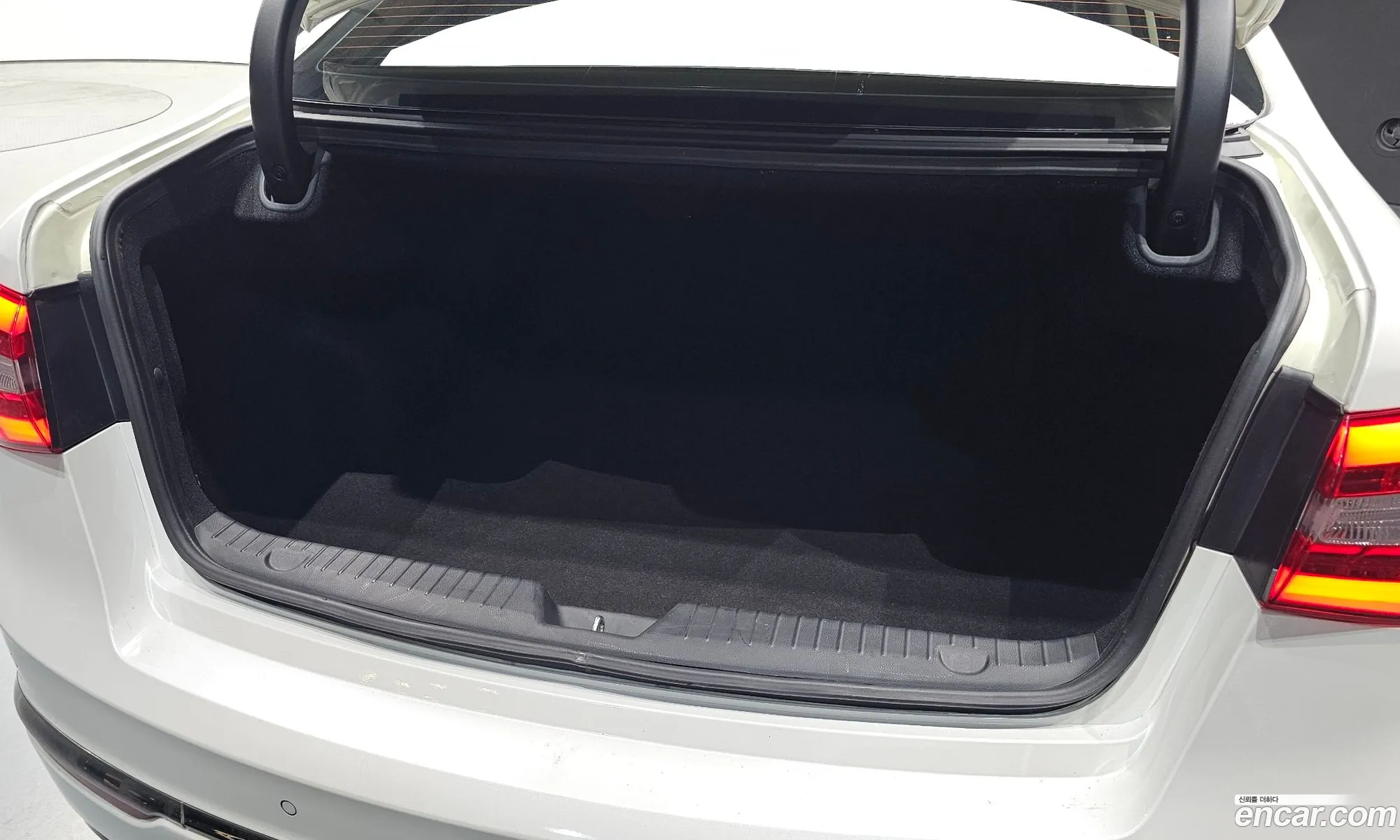 Kia K7 2013 KNALM415BDA112752 — 2