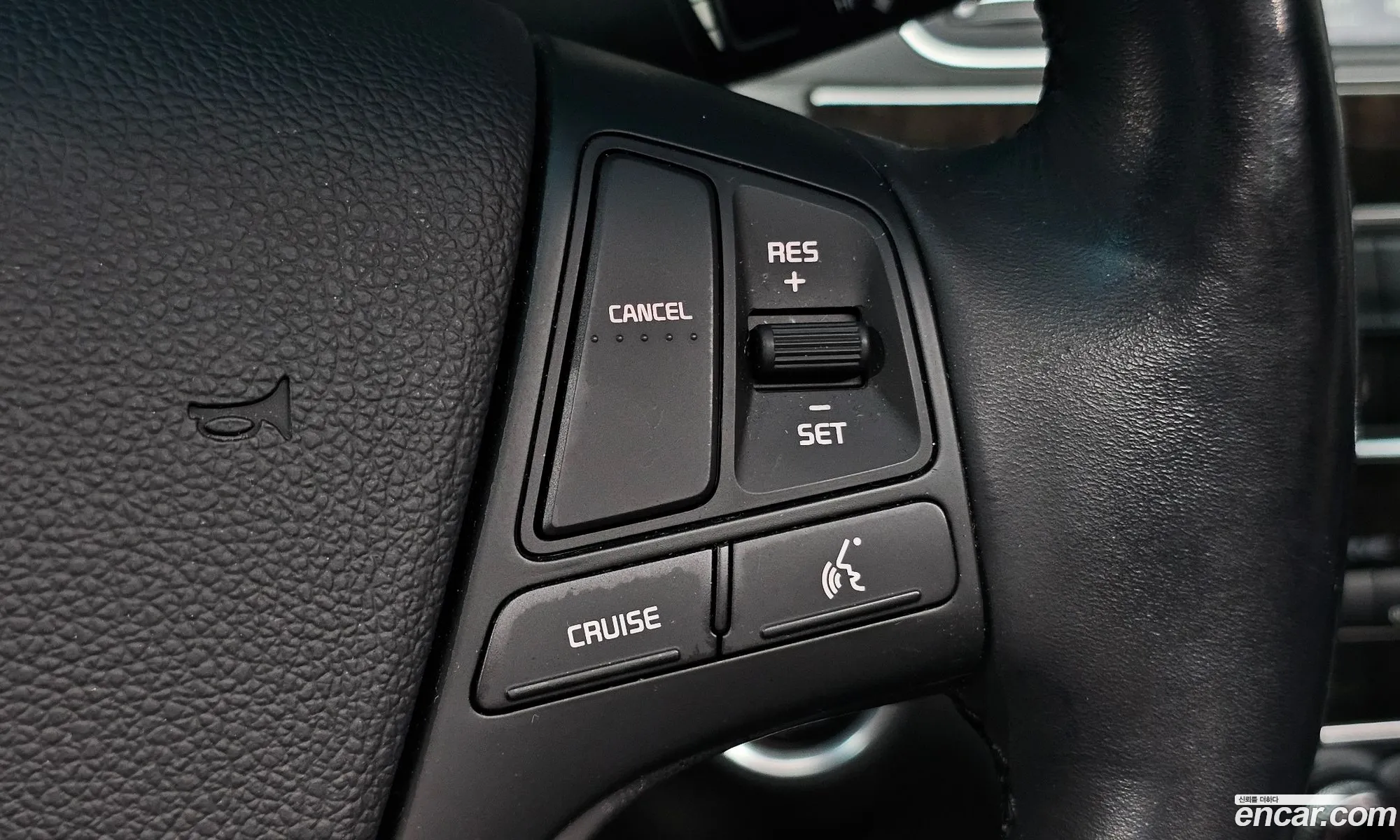 Kia K7 2013 KNALM415BDA112752 — 9