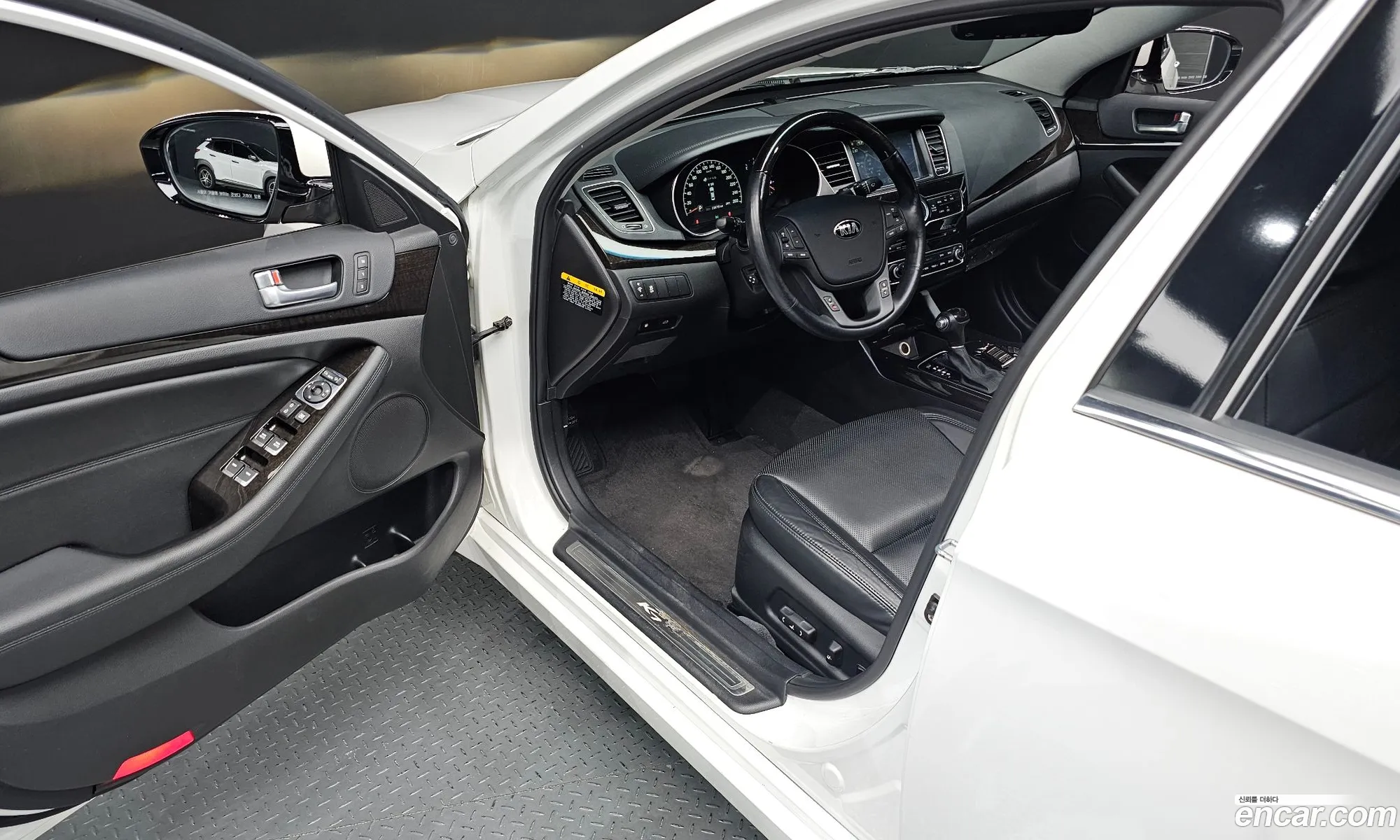 Kia K7 2013 KNALM415BDA112752 — 3
