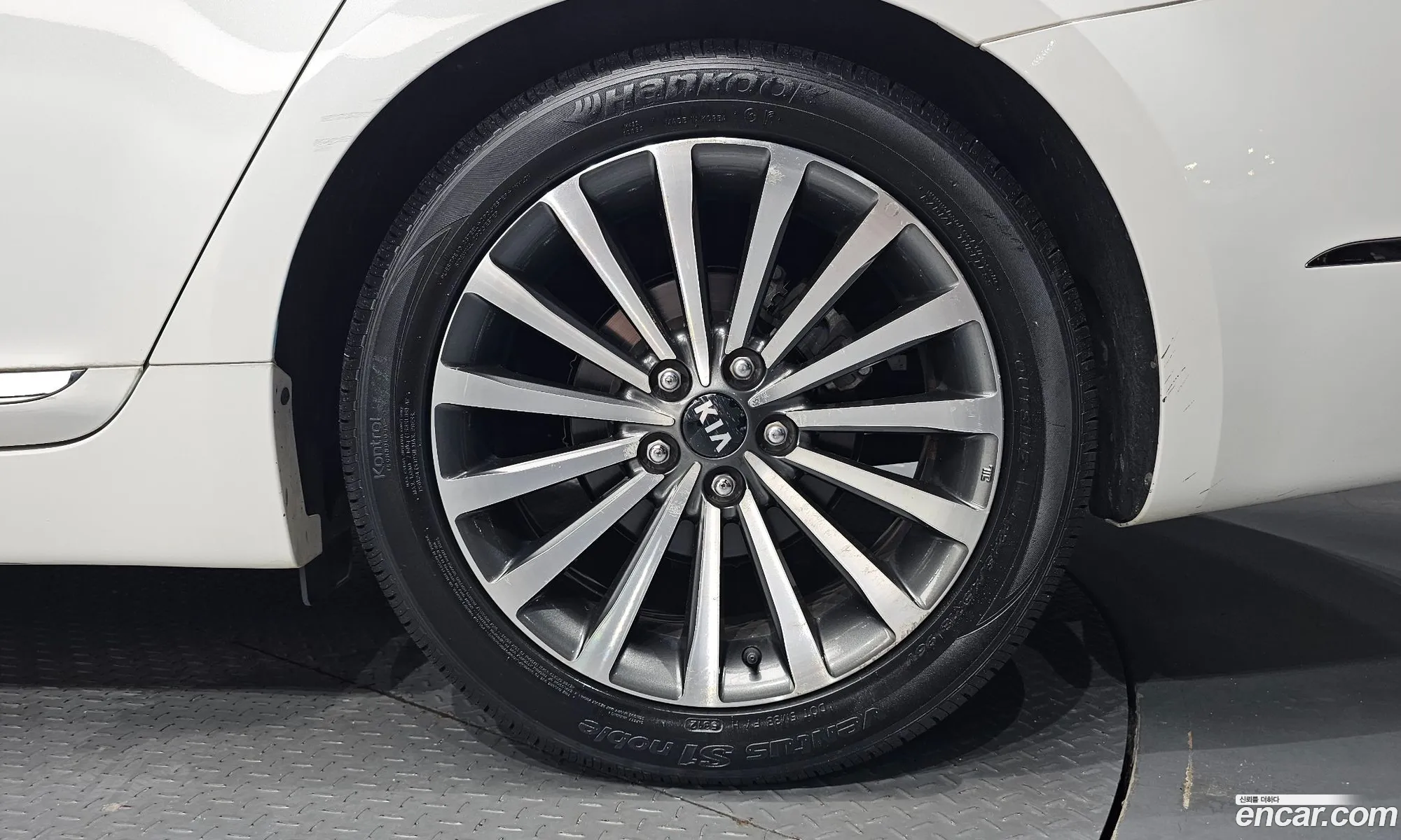 Kia K7 2013 KNALM415BDA112752 — 6