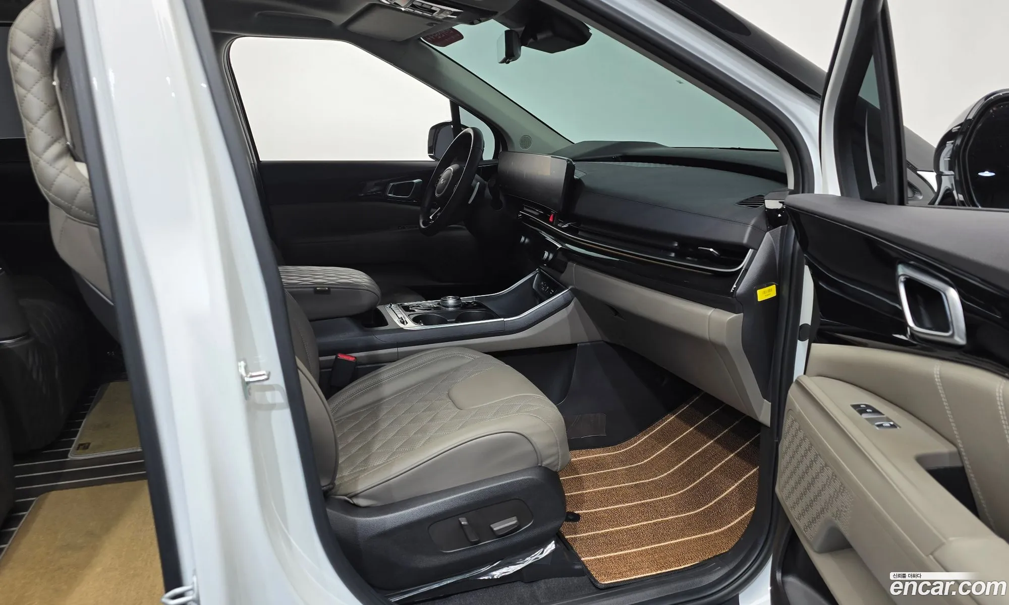 Kia Carnival 2024 — 21