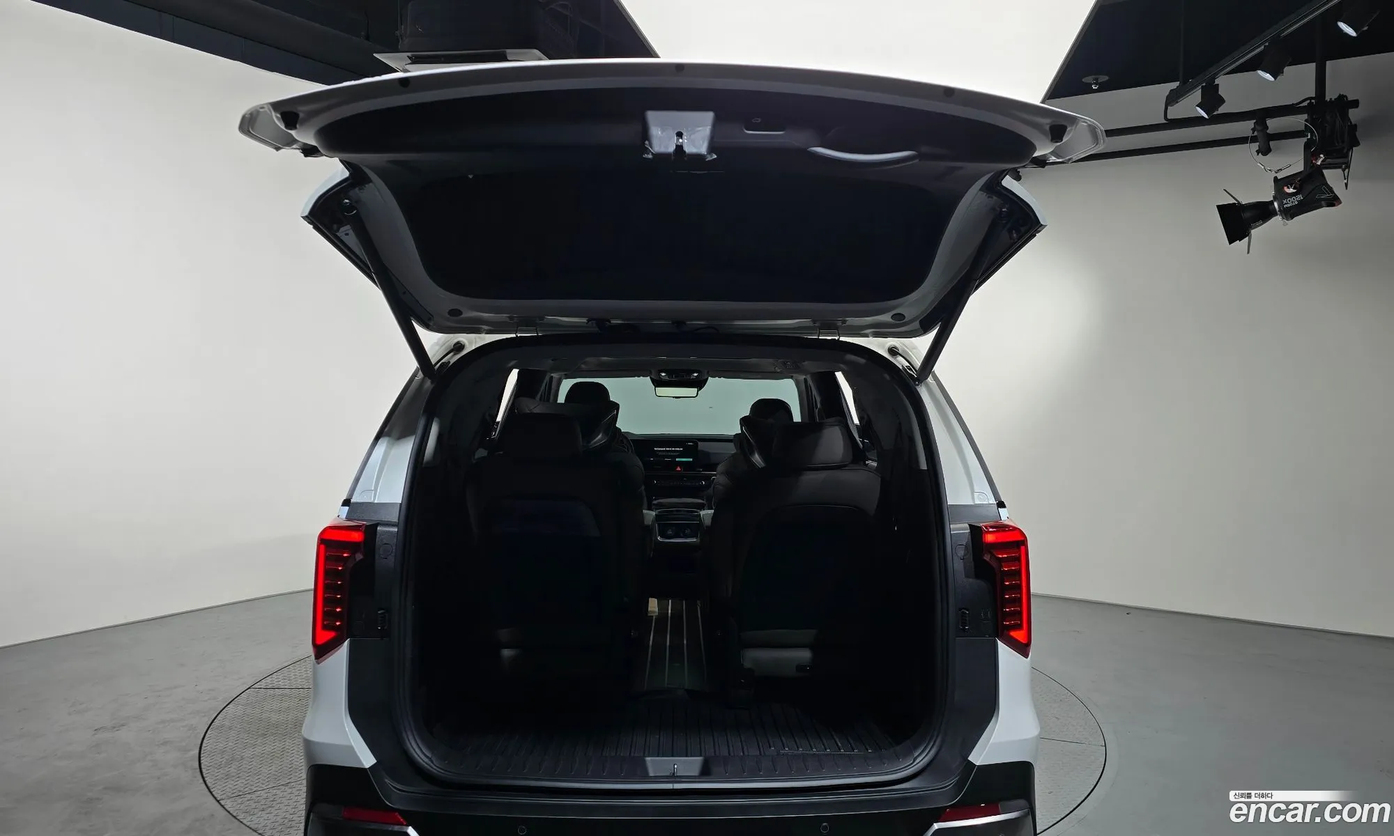 Kia Carnival 2024 — 32