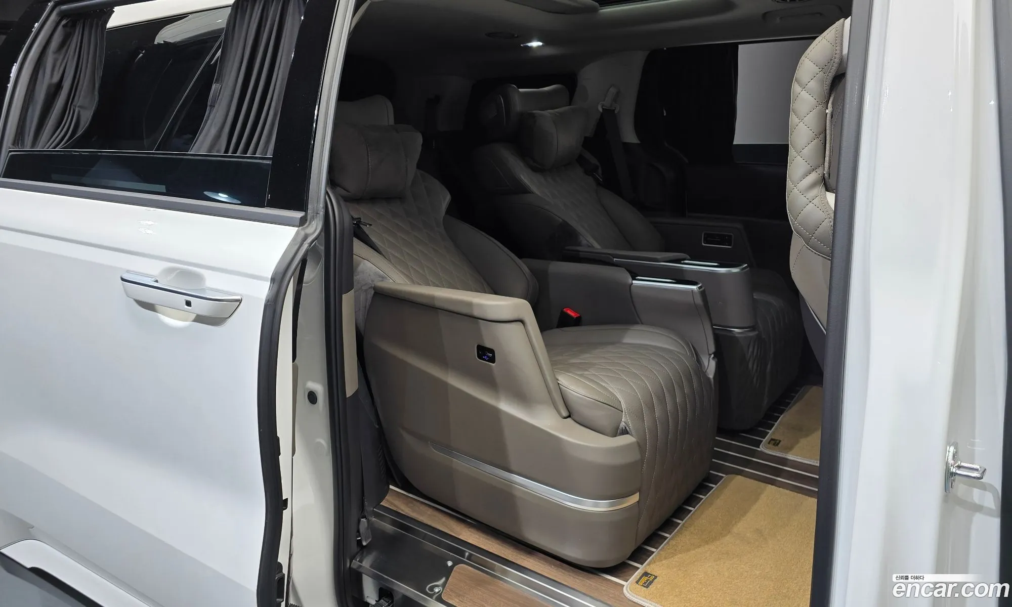 Kia Carnival 2024 — 24