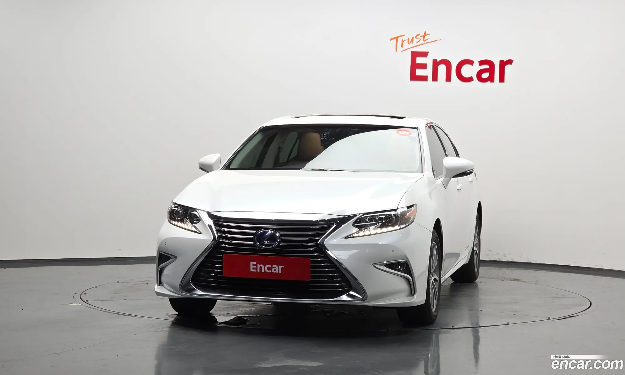 Lexus ES300h 2017 — 18