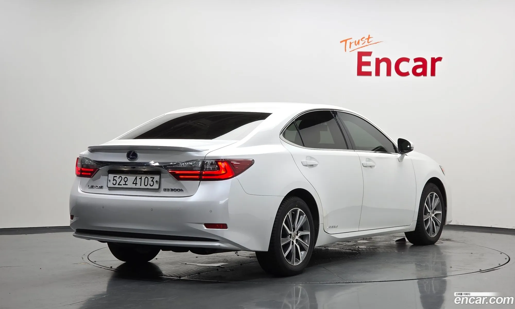 Lexus ES300h 2017 — 5