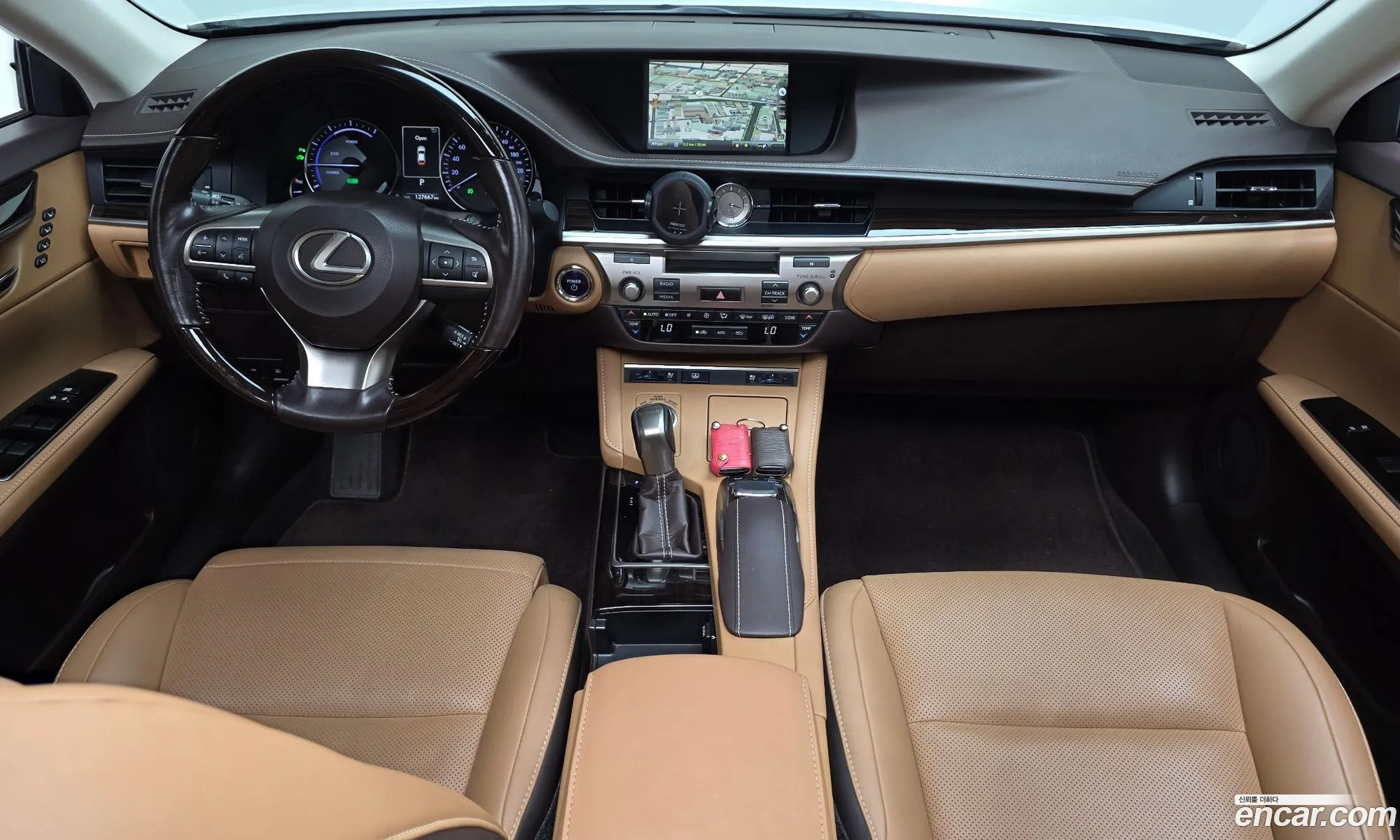 Lexus ES300h 2017 — 12
