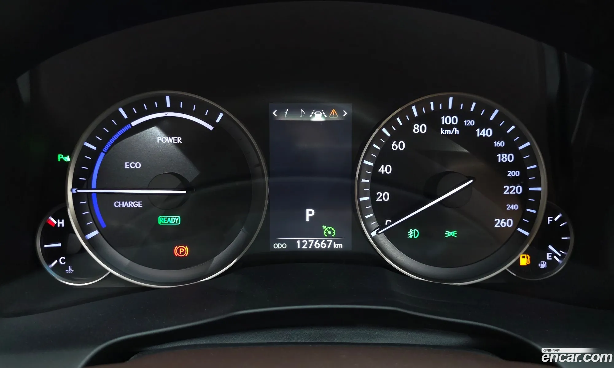 Lexus ES300h 2017 — 13