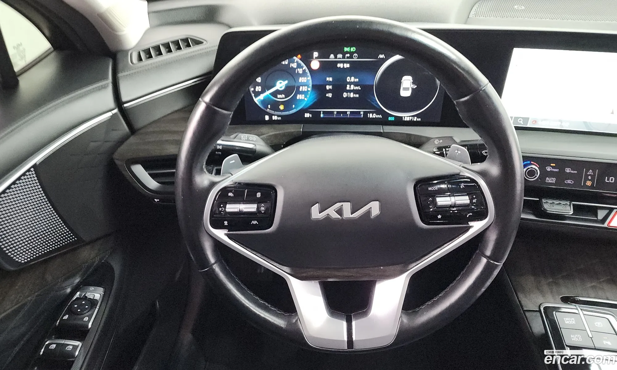 Kia K8 Hybrid 2022 — 28