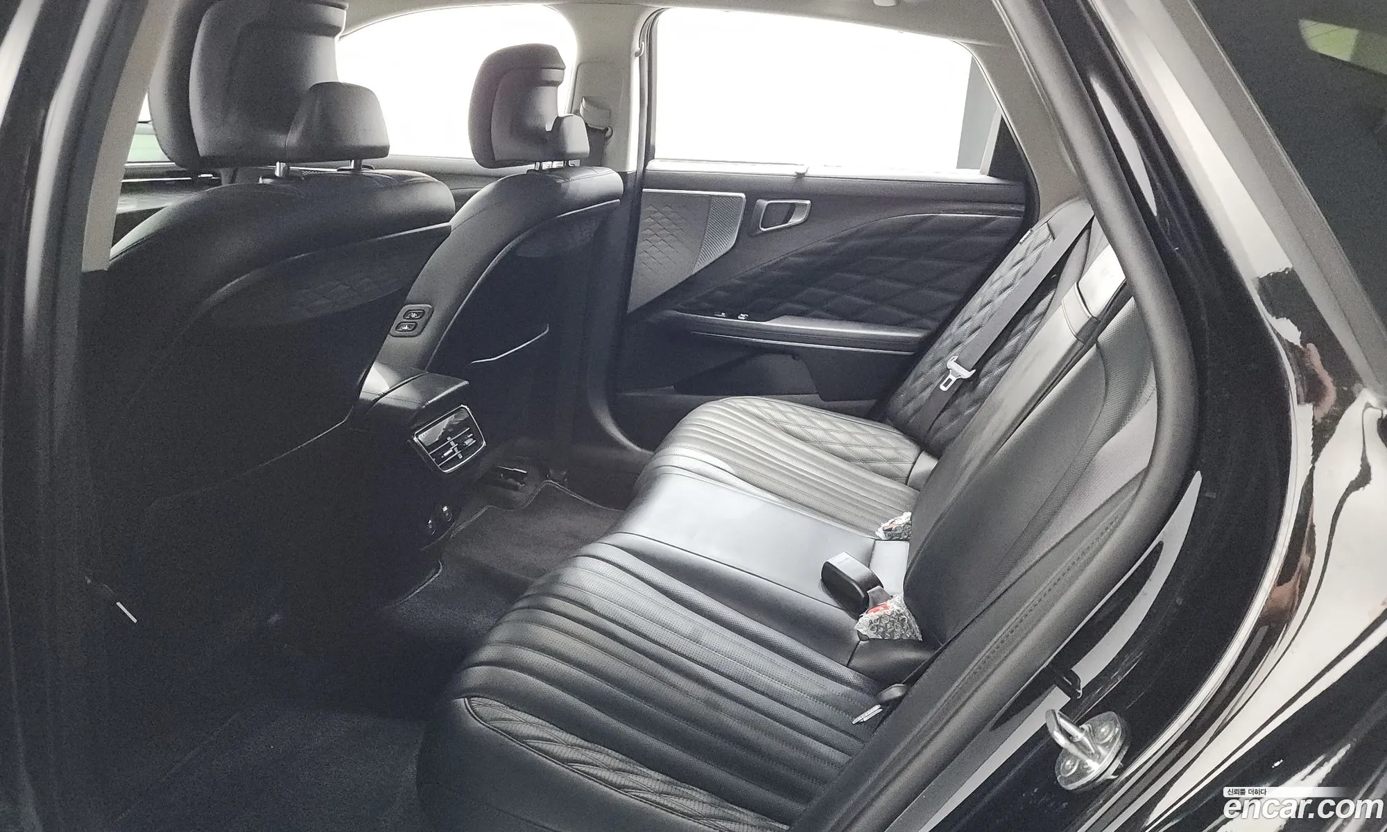 Kia K8 Hybrid 2022 — 33