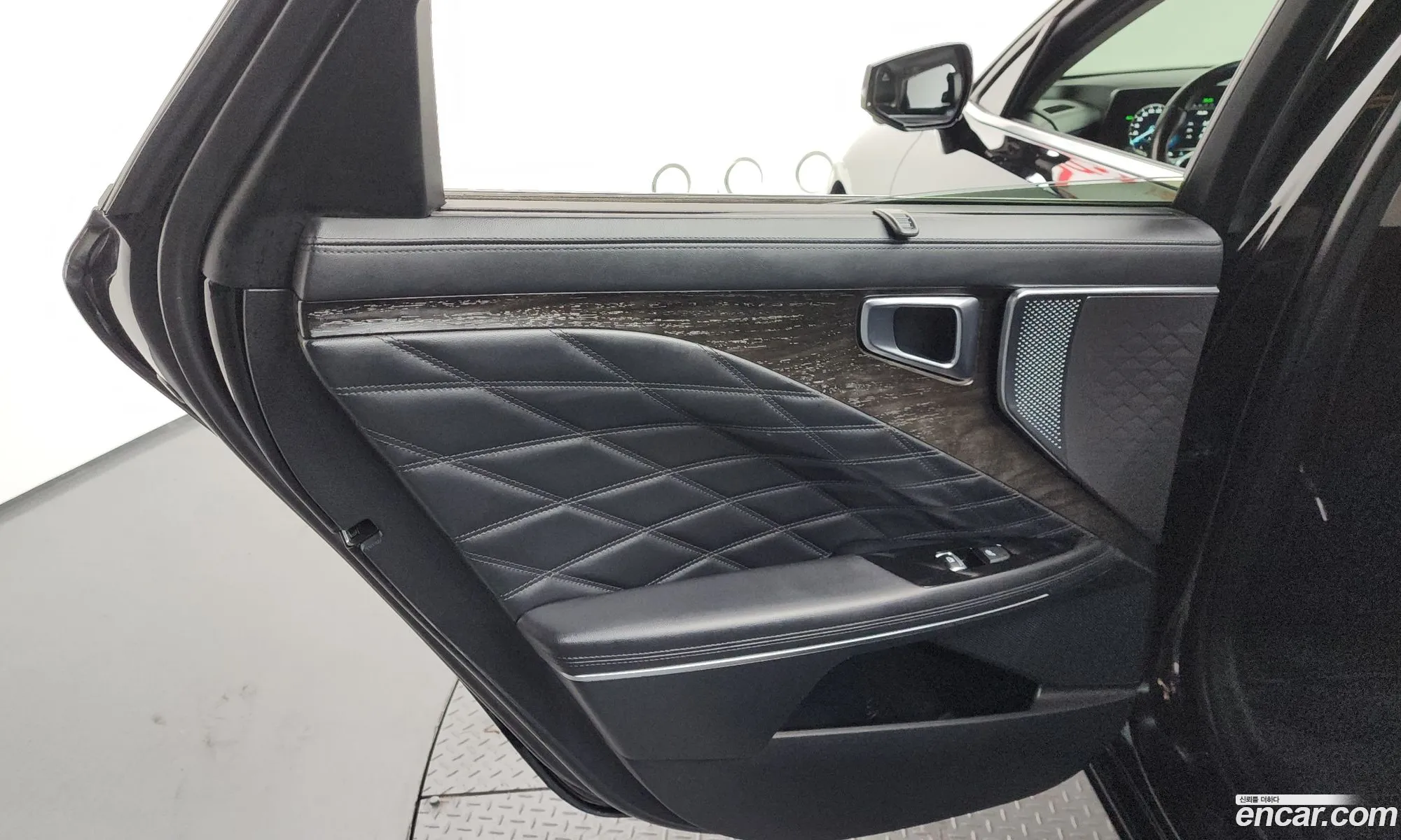 Kia K8 Hybrid 2022 — 18