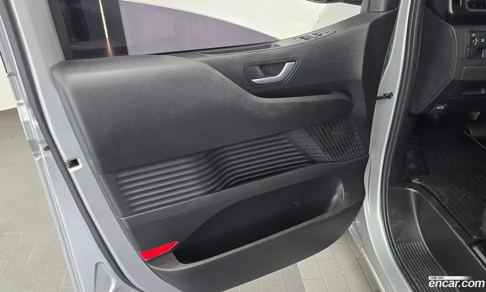 Hyundai Staria 2023 — 2
