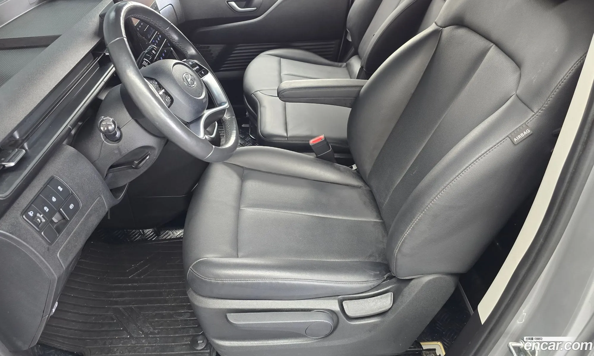 Hyundai Staria 2023 — 19