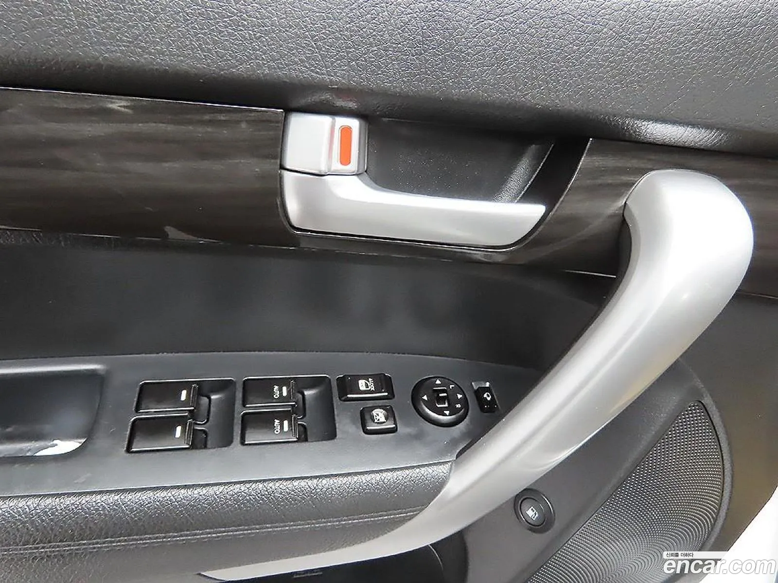 Kia Sorento R 2011 — 3