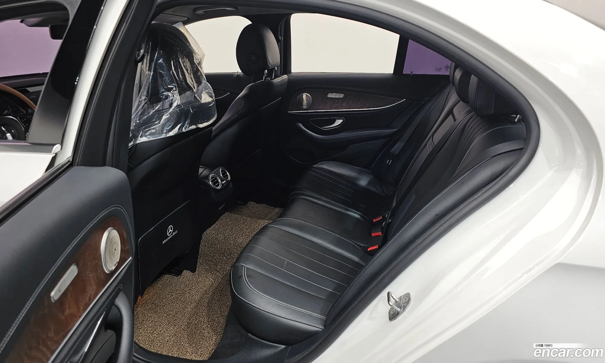 Mercedes-Benz E-Class W213 2016 WDDZF0EB7HA045318 — 18