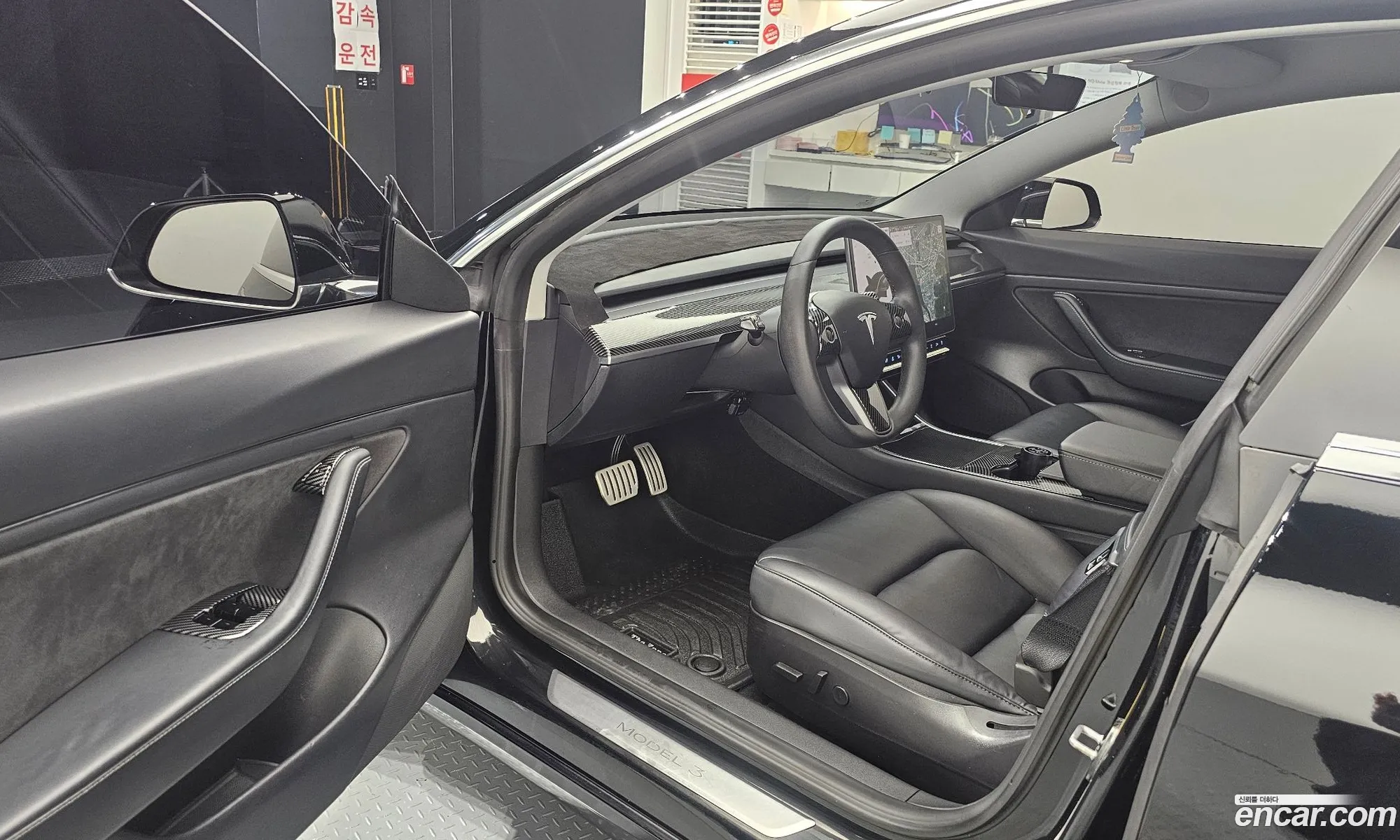 Tesla Model 3 2020 — 30