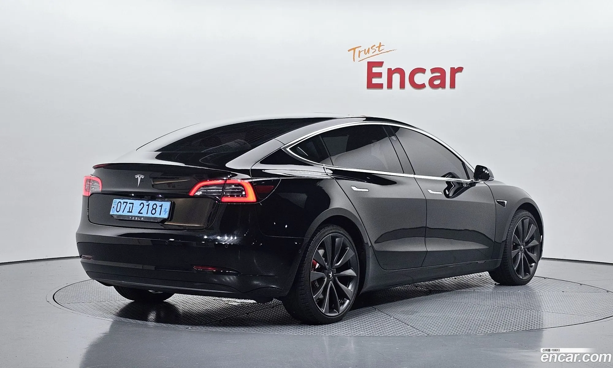 Tesla Model 3 2020 — 17