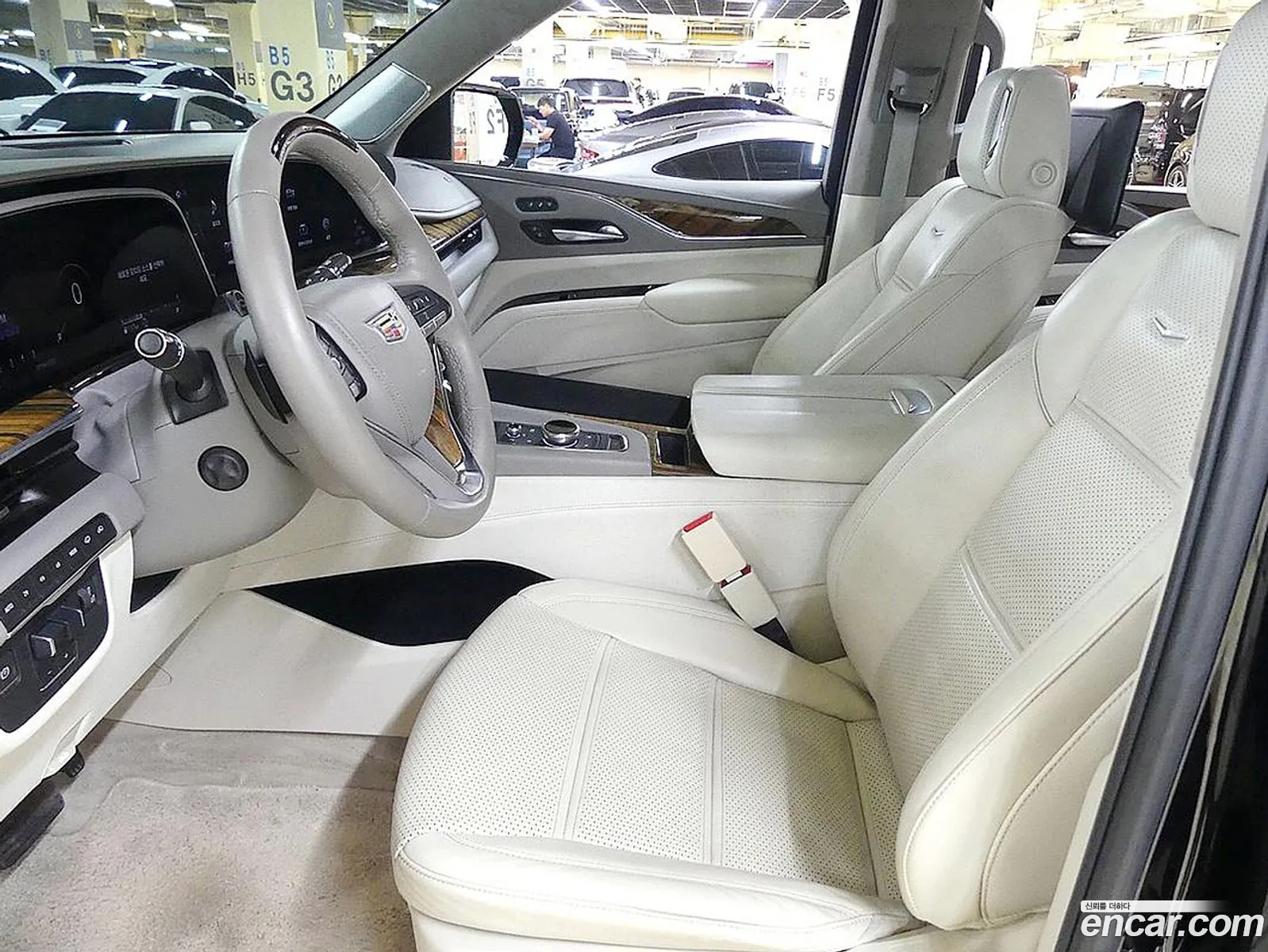 Cadillac Escalade 2022 — 8