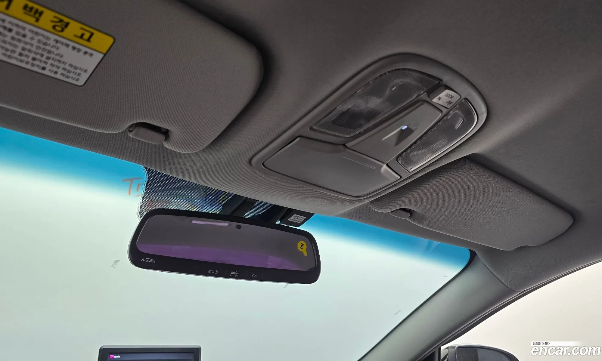 Kia K5 2010 KNAGN411BBA045904 — 2