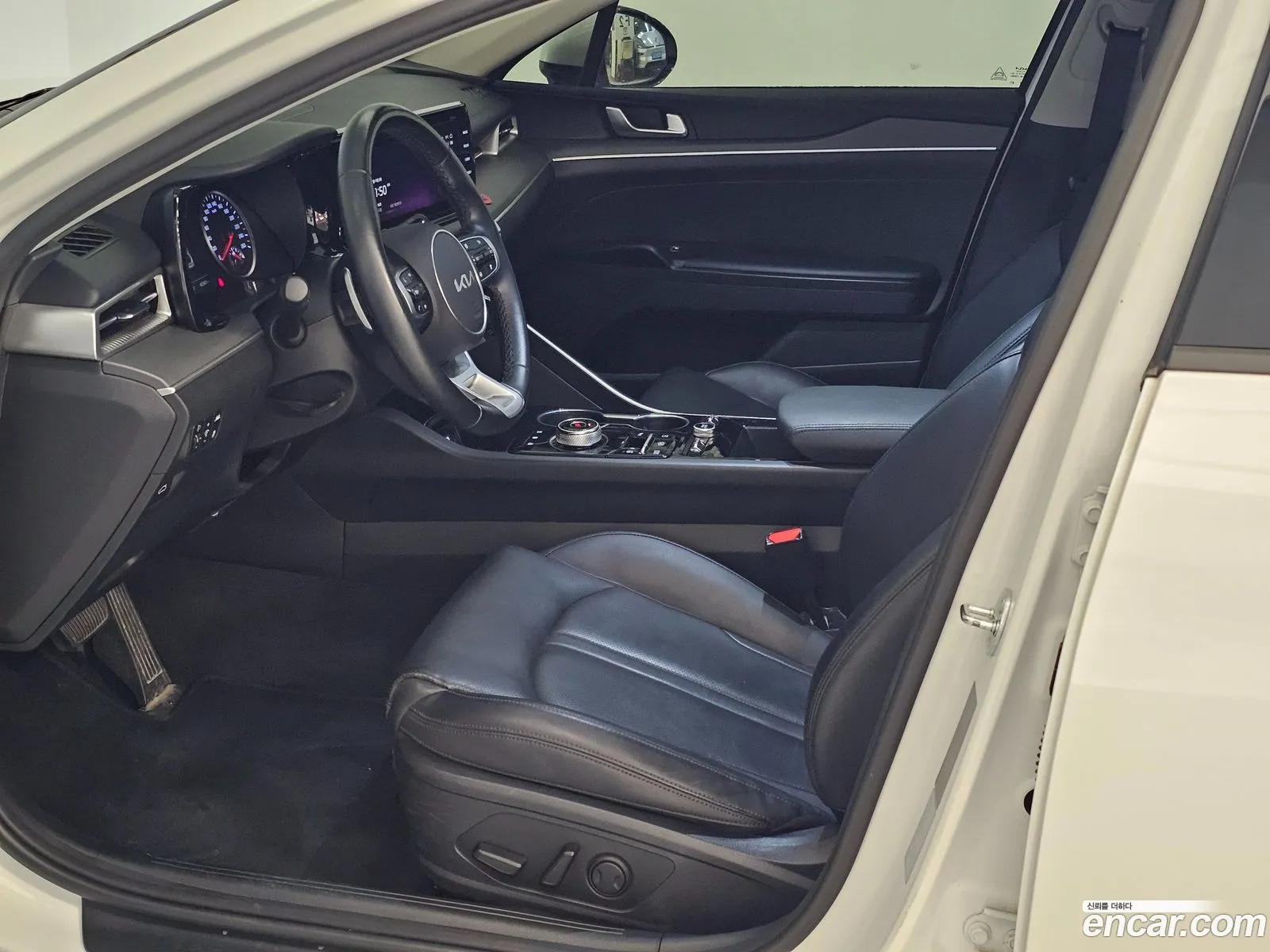 Kia K5 2023 — 3