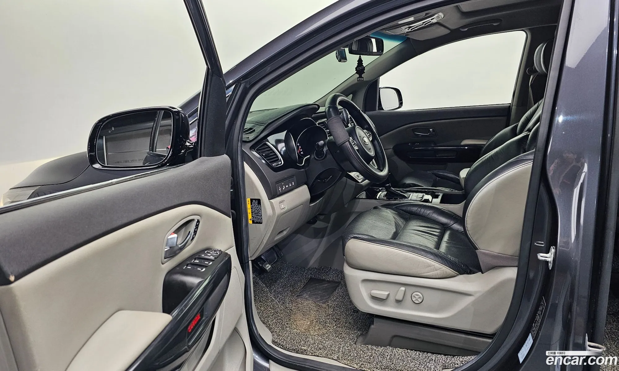 Kia Carnival 2015 KNAME81ABFS064094 — 9