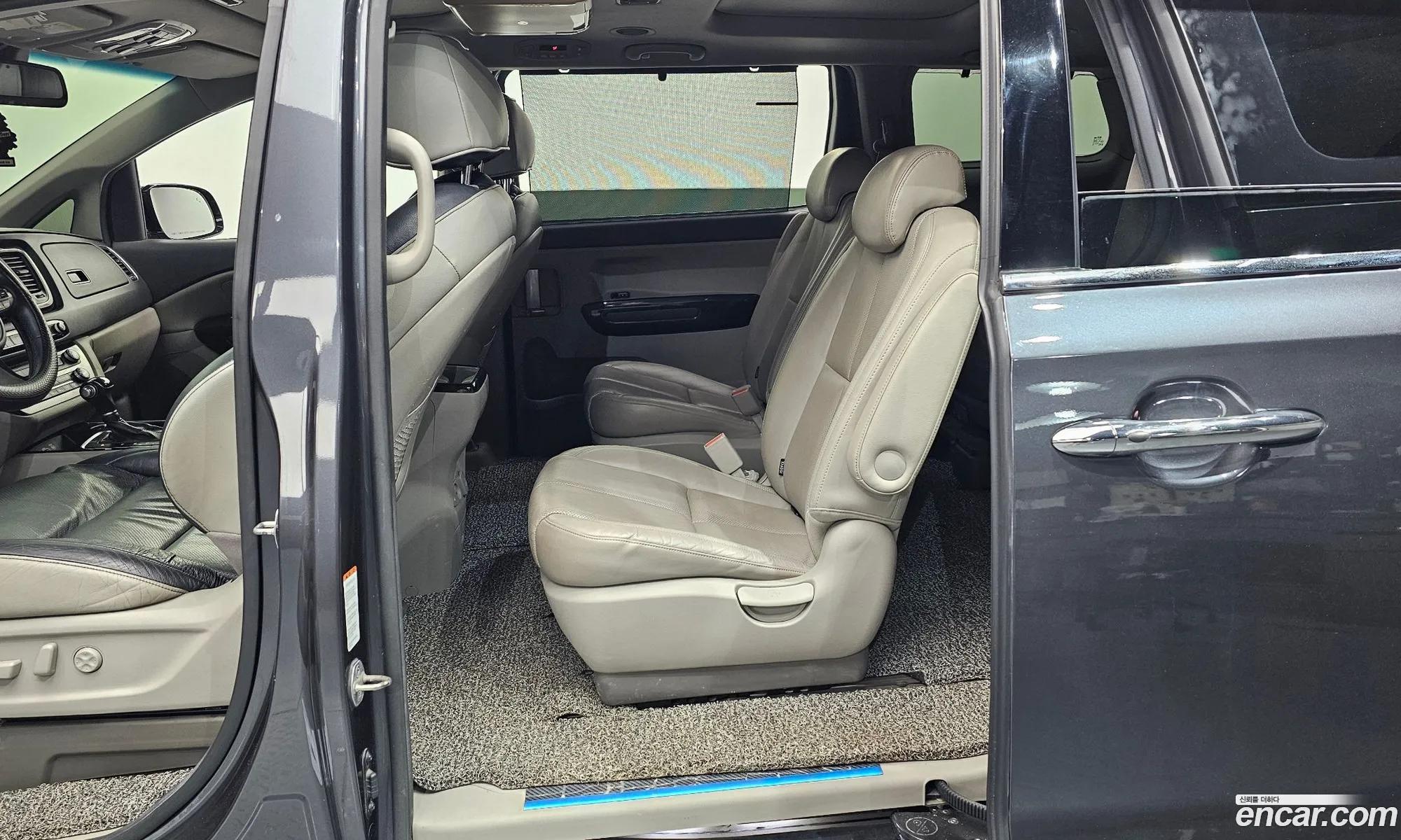 Kia Carnival 2015 KNAME81ABFS064094 — 10