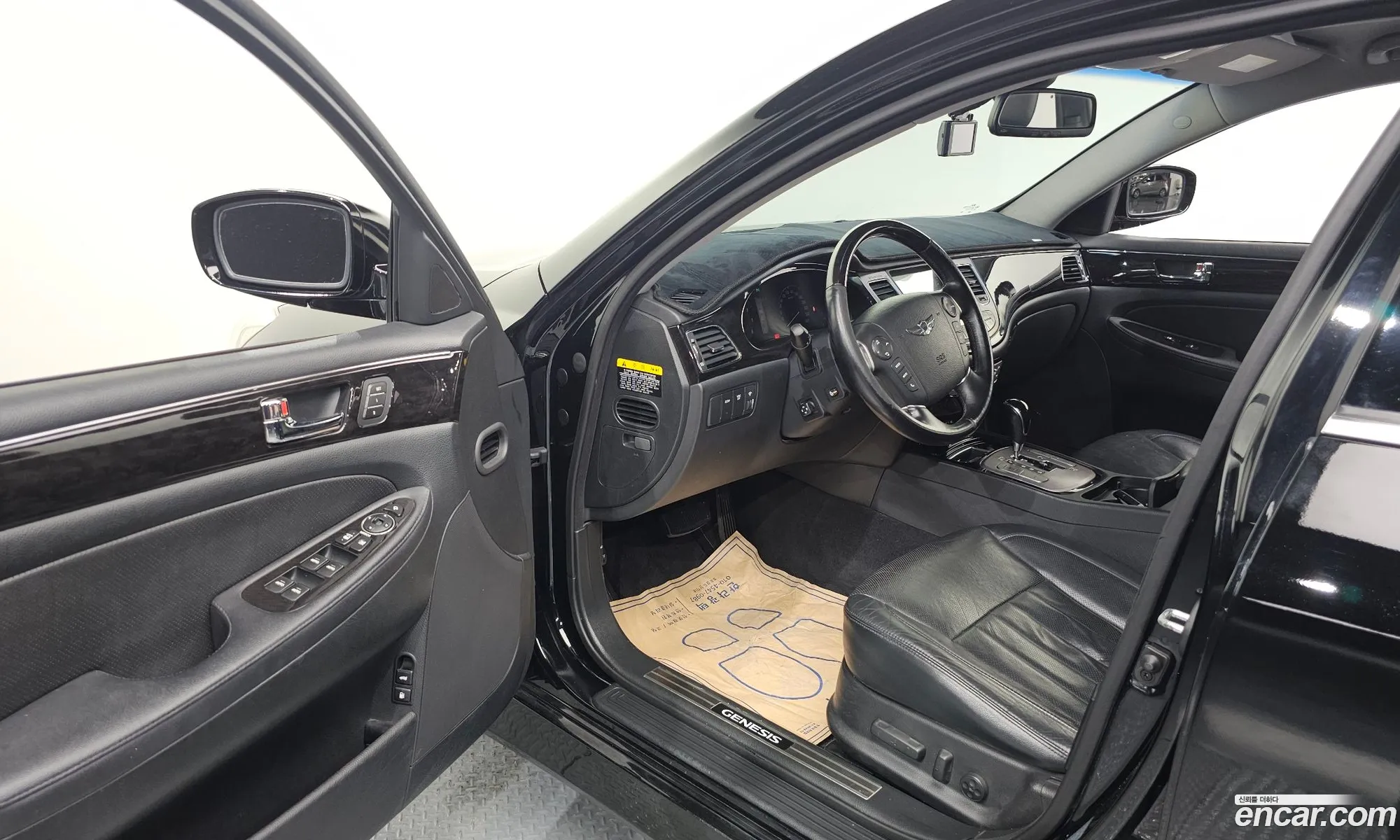 Hyundai Genesis 2011 — 20