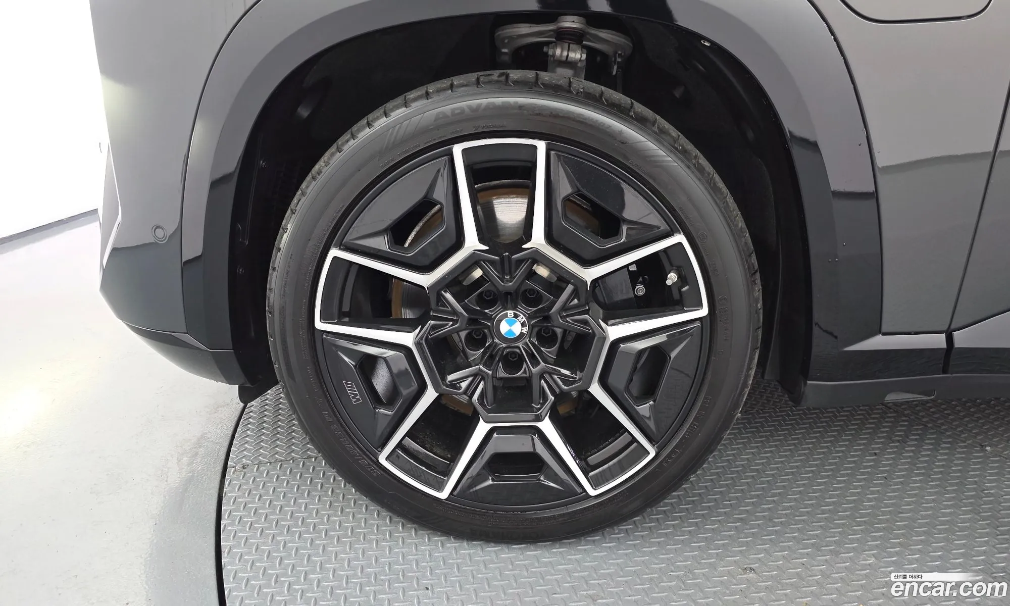 BMW XM 2025 — 16