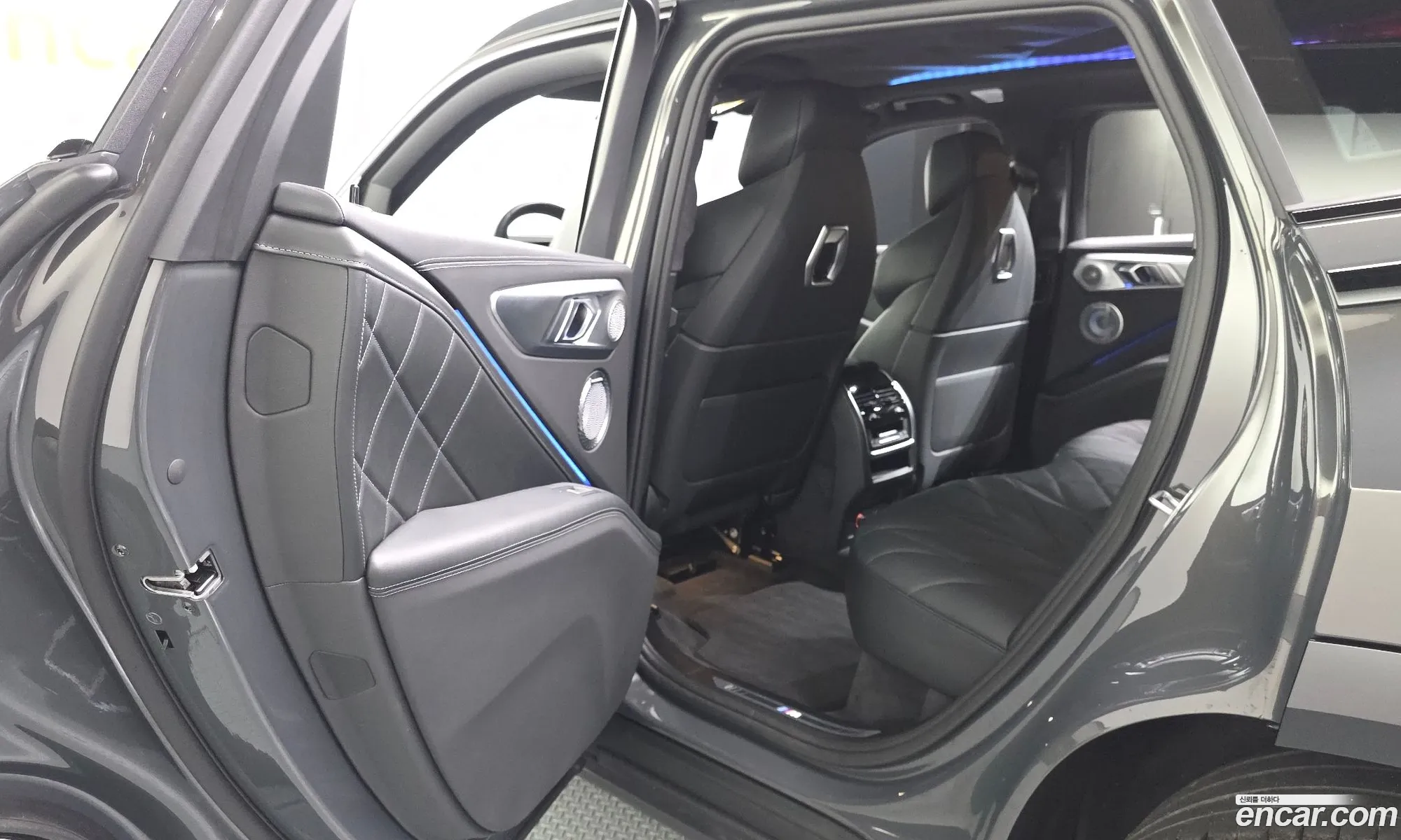 BMW XM 2025 — 2
