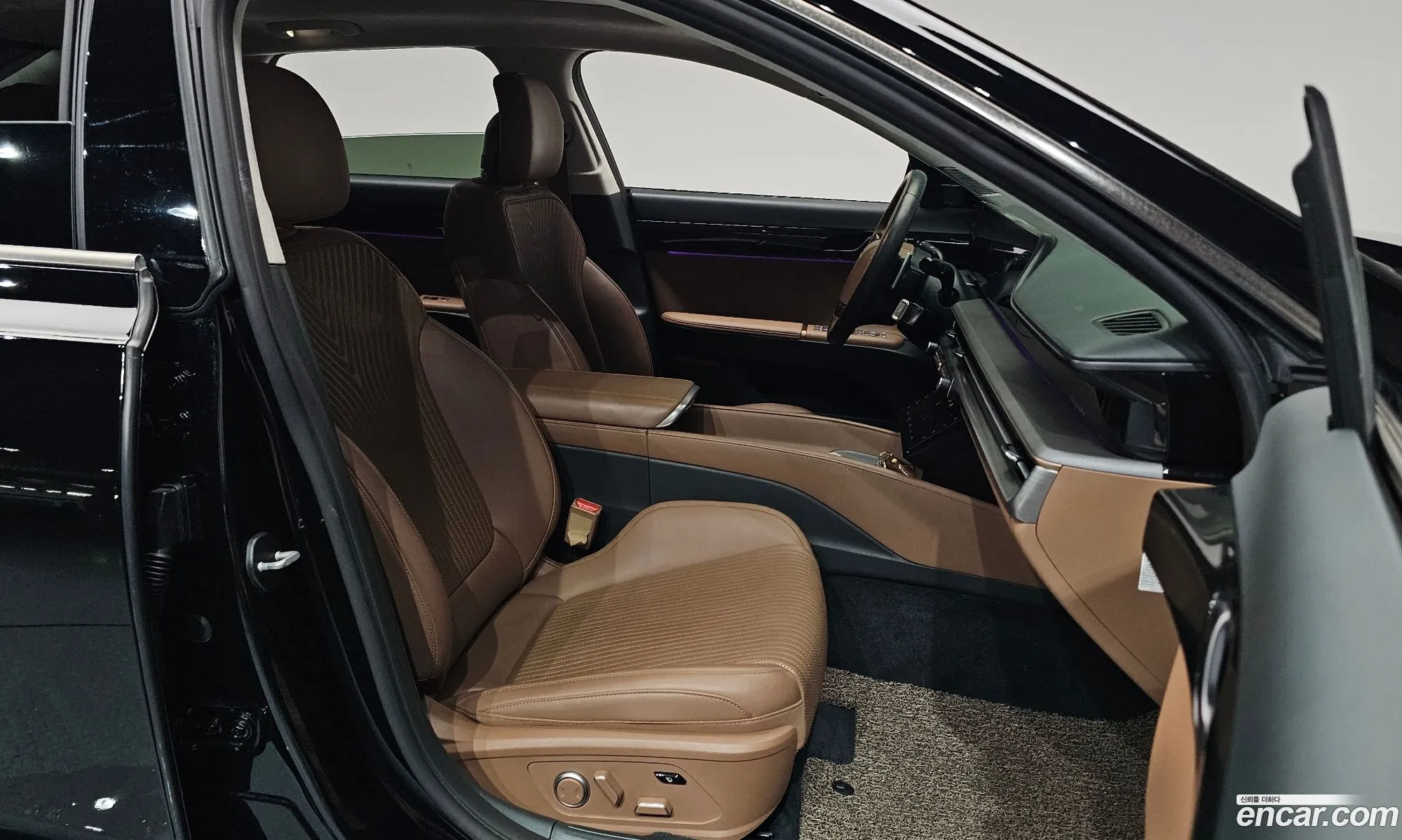 Hyundai Grandeur Hybrid 2023 — 16