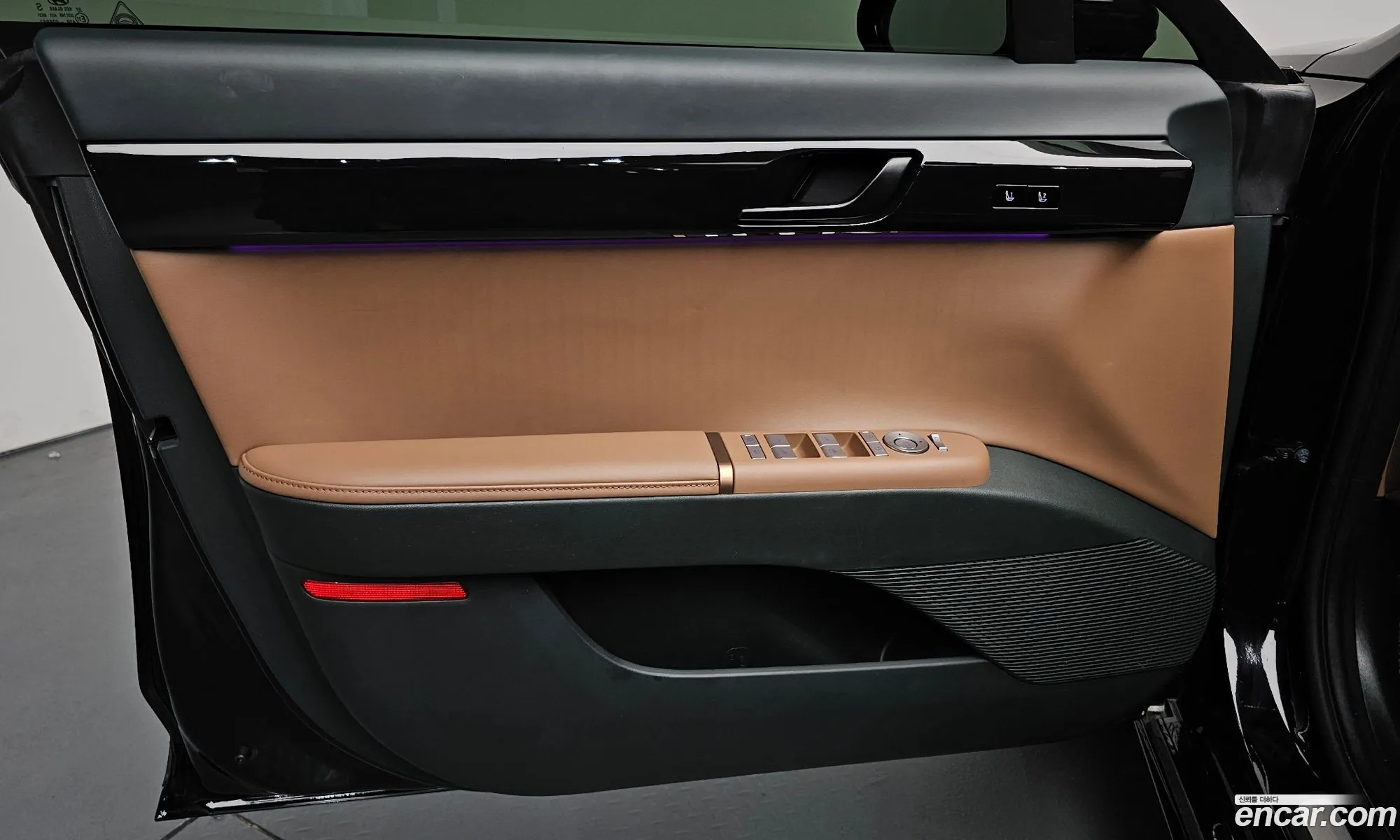 Hyundai Grandeur Hybrid 2023 — 42
