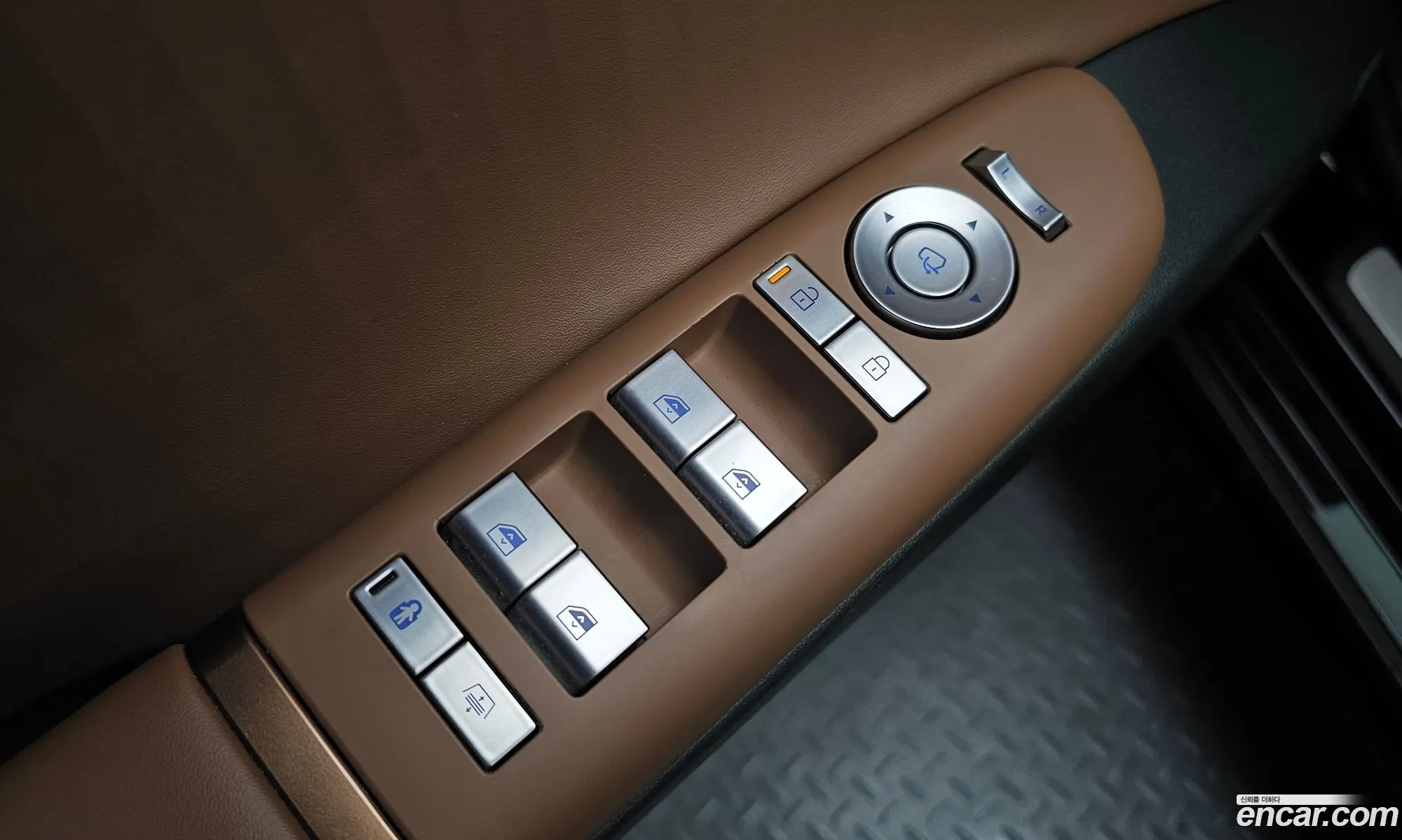 Hyundai Grandeur Hybrid 2023 — 14