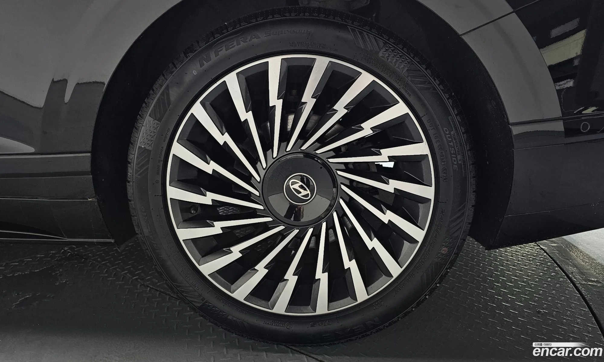 Hyundai Grandeur Hybrid 2023 — 28