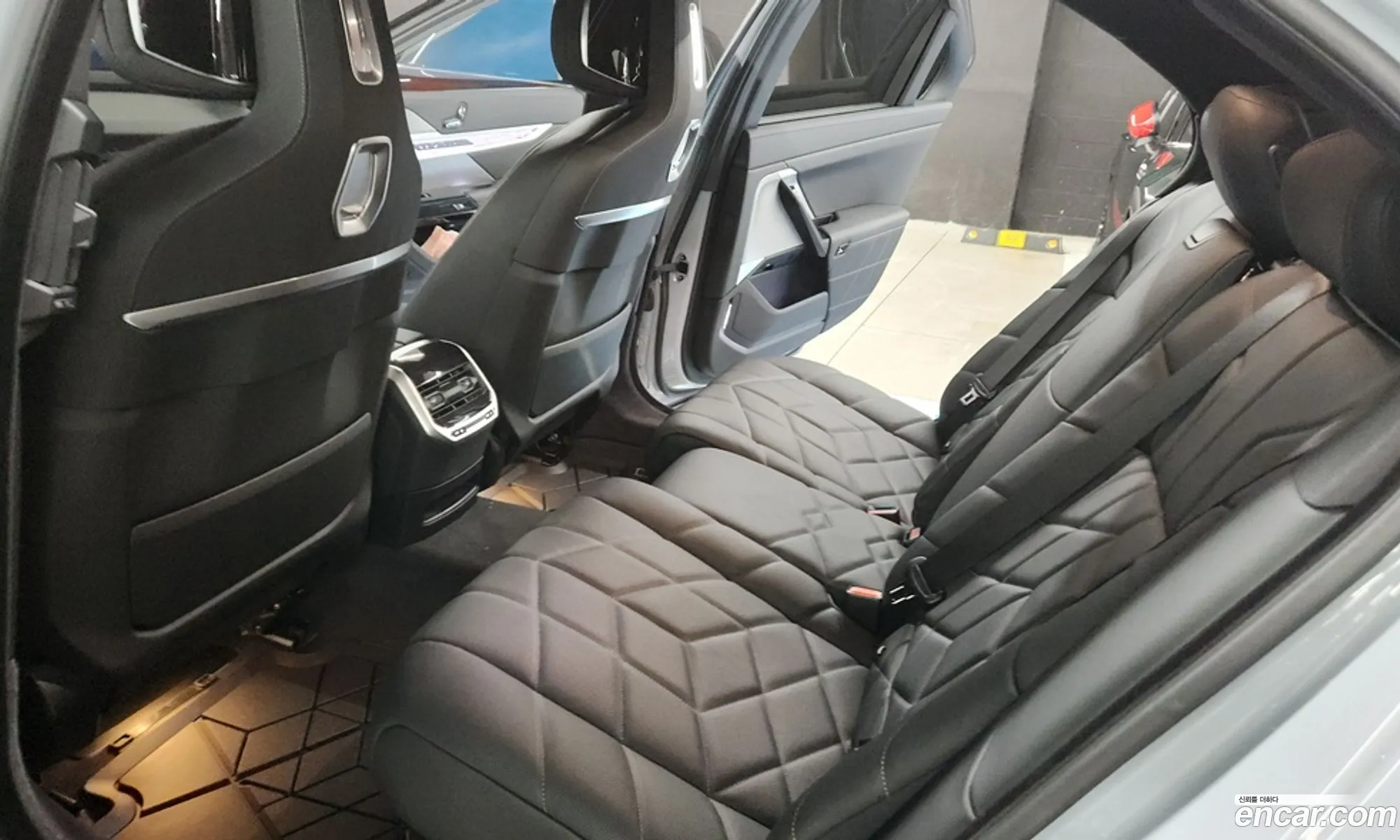 BMW 7 Series 2025 — 11