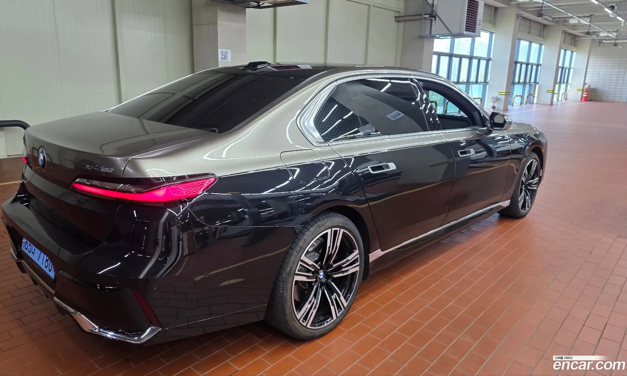 BMW i7