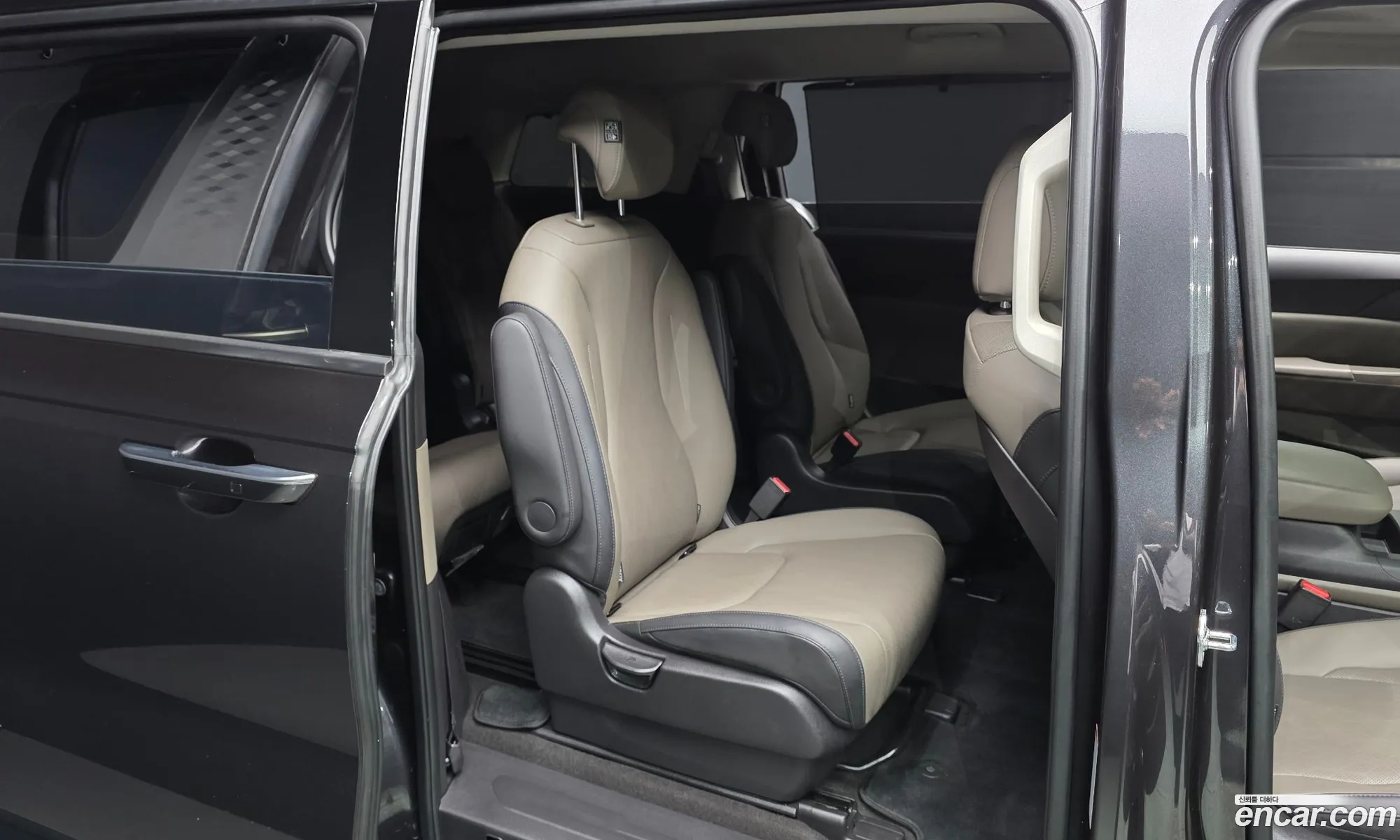 Kia Carnival 2024 KNANC81BBSS483041 — 32